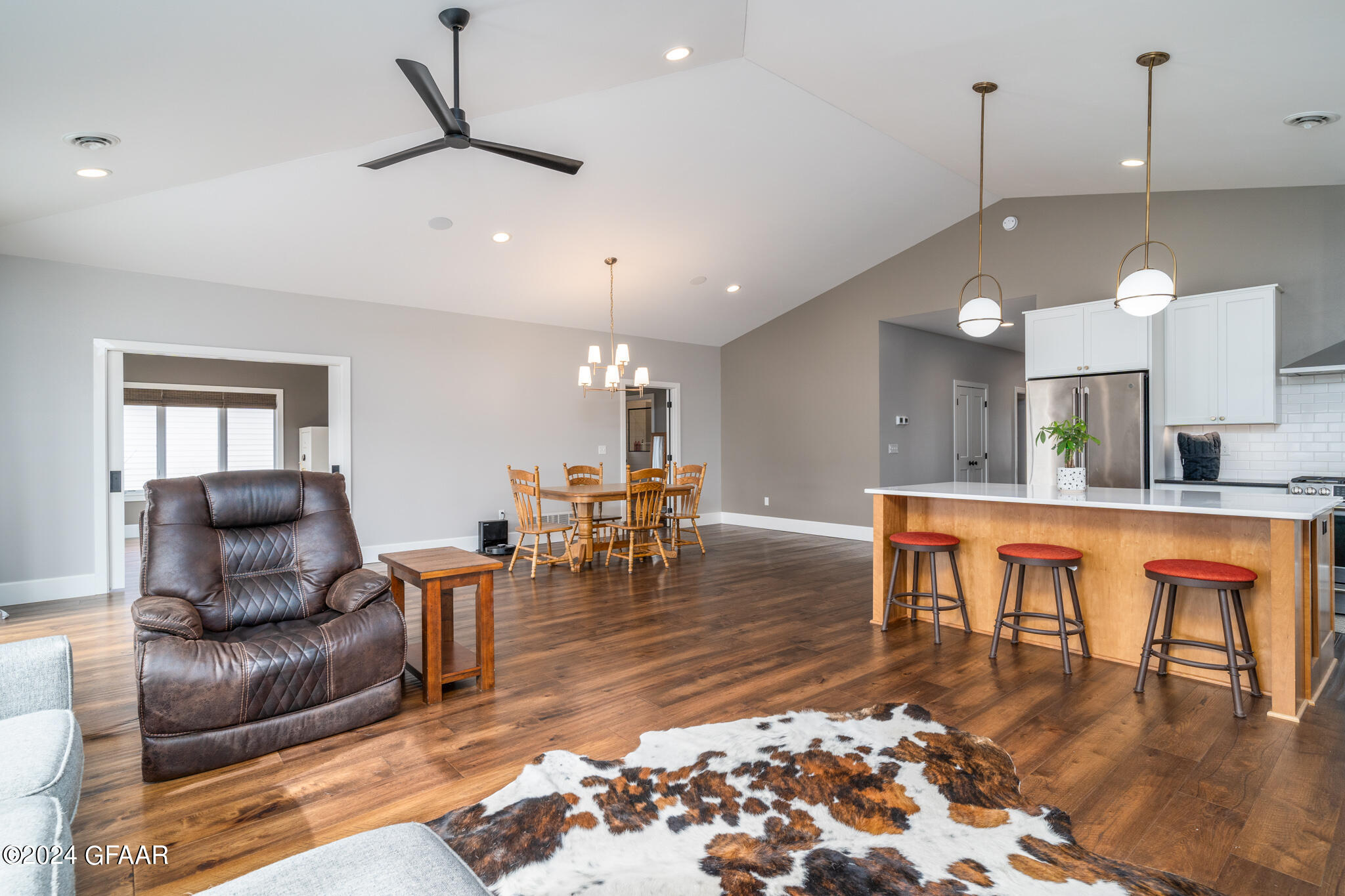 6166 CAMELLIA Circle
