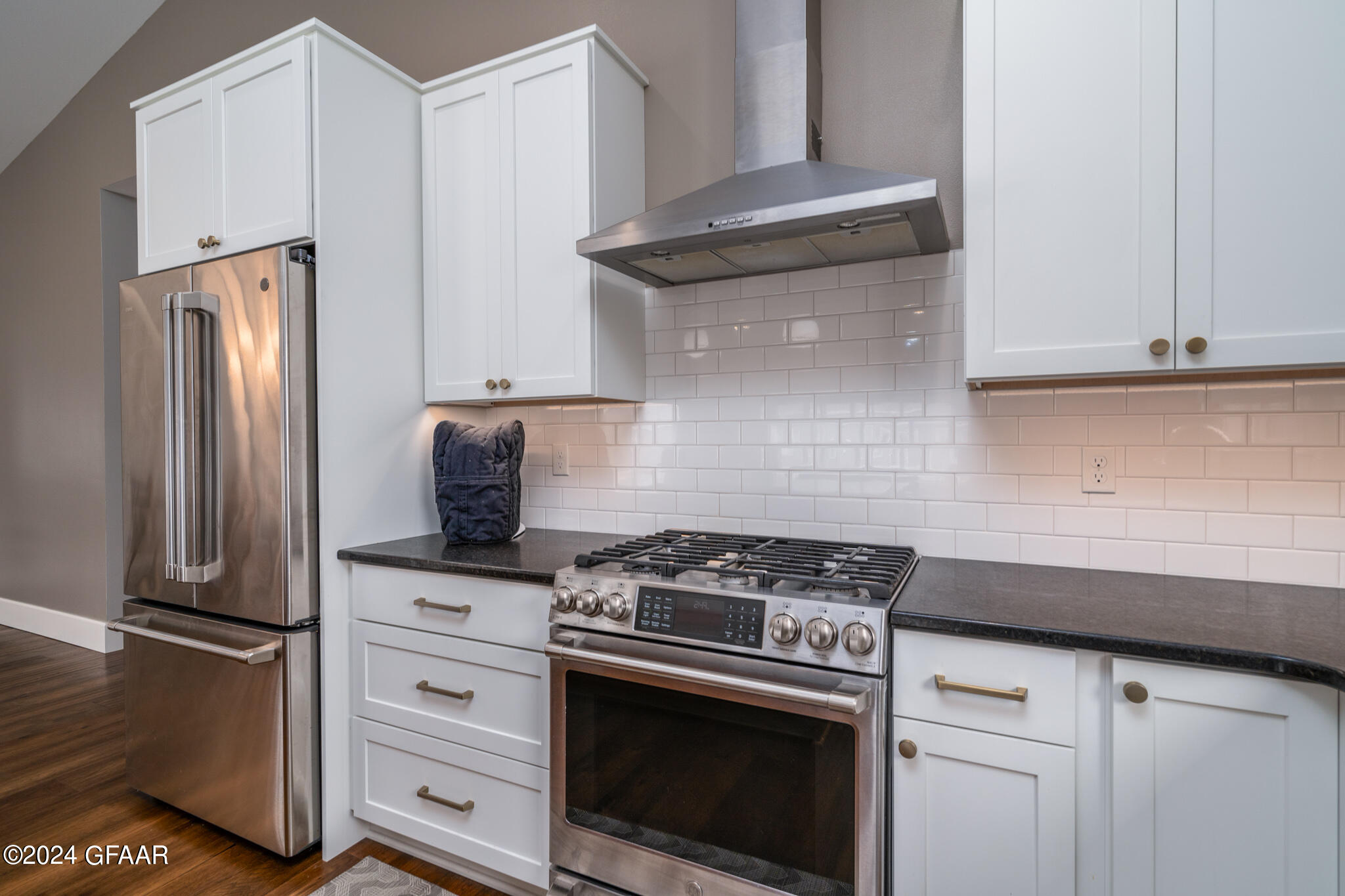 6166 CAMELLIA Circle