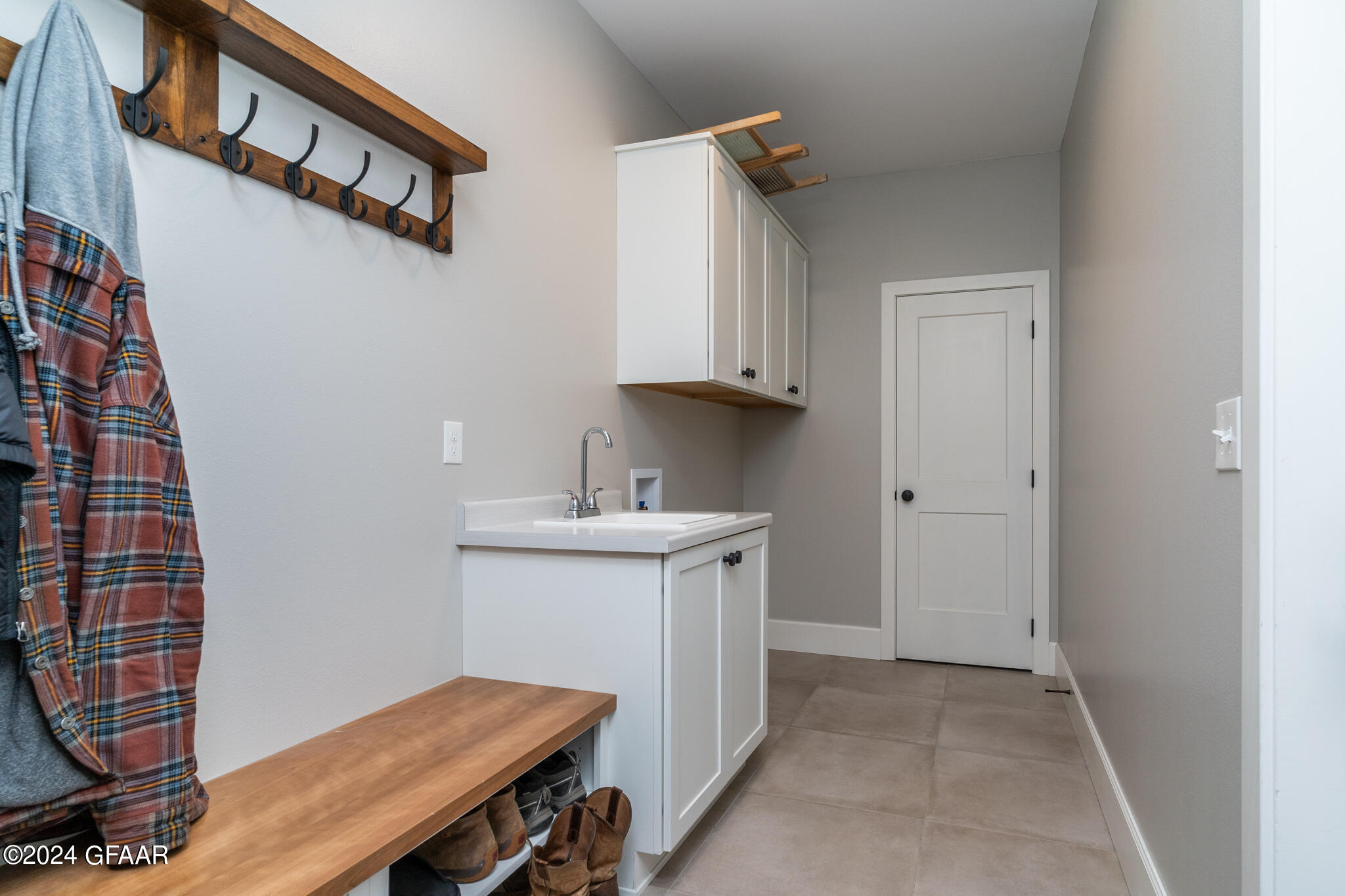 6166 CAMELLIA Circle
