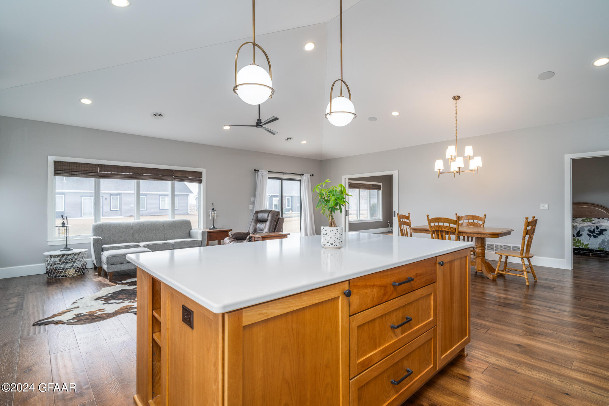 6166 CAMELLIA Circle