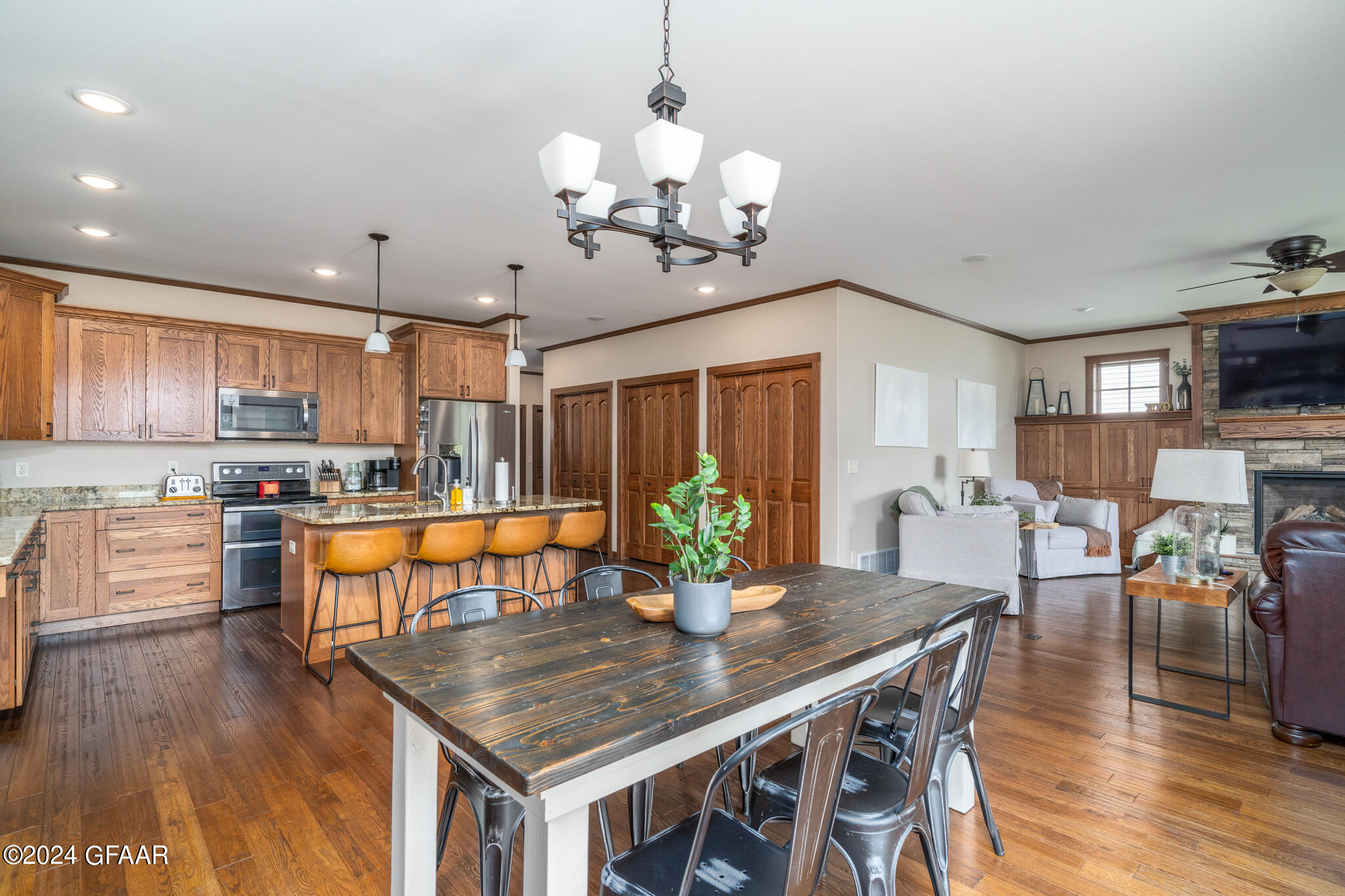 5525 ELM TWIG Drive