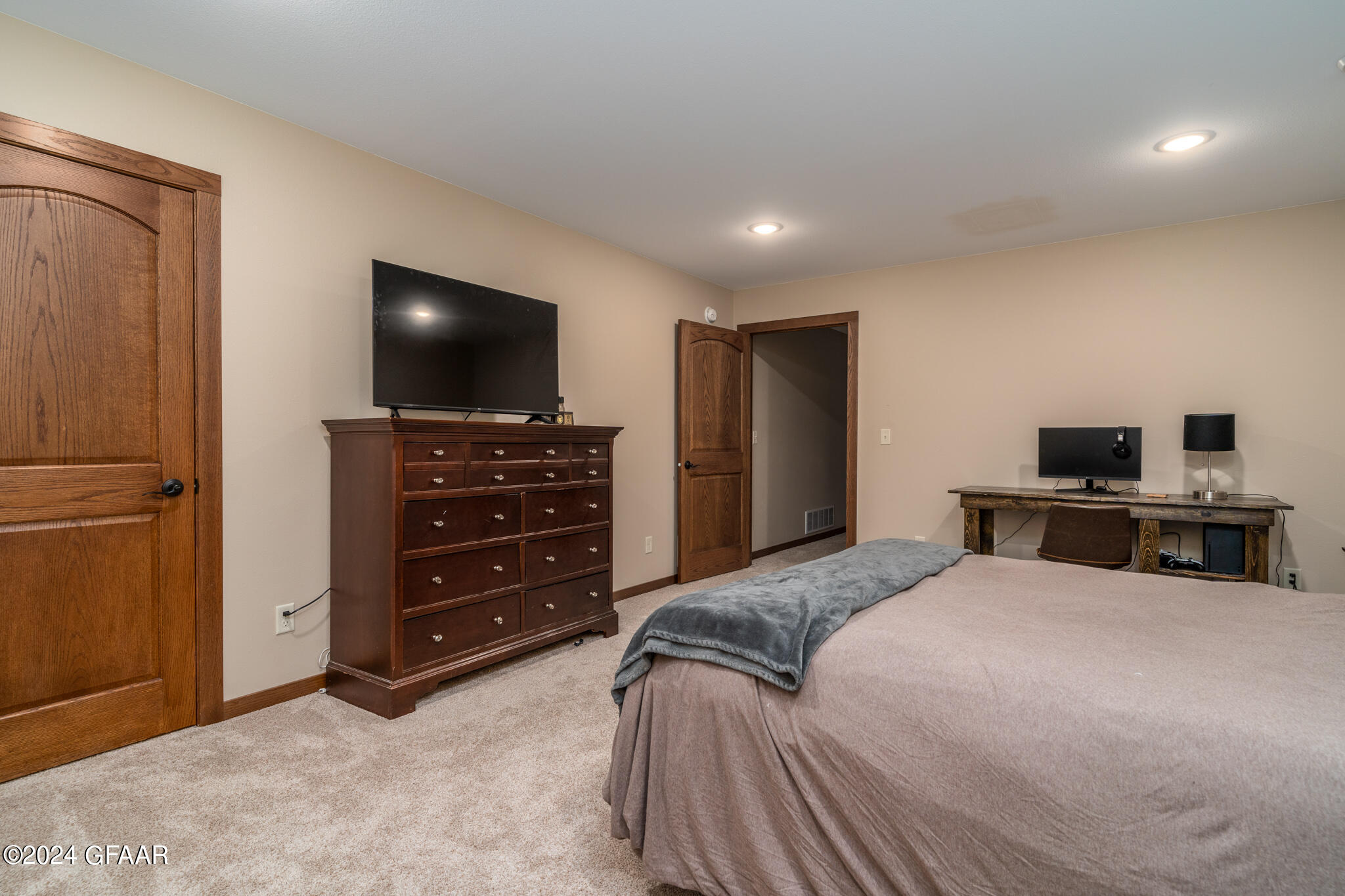 5525 ELM TWIG Drive