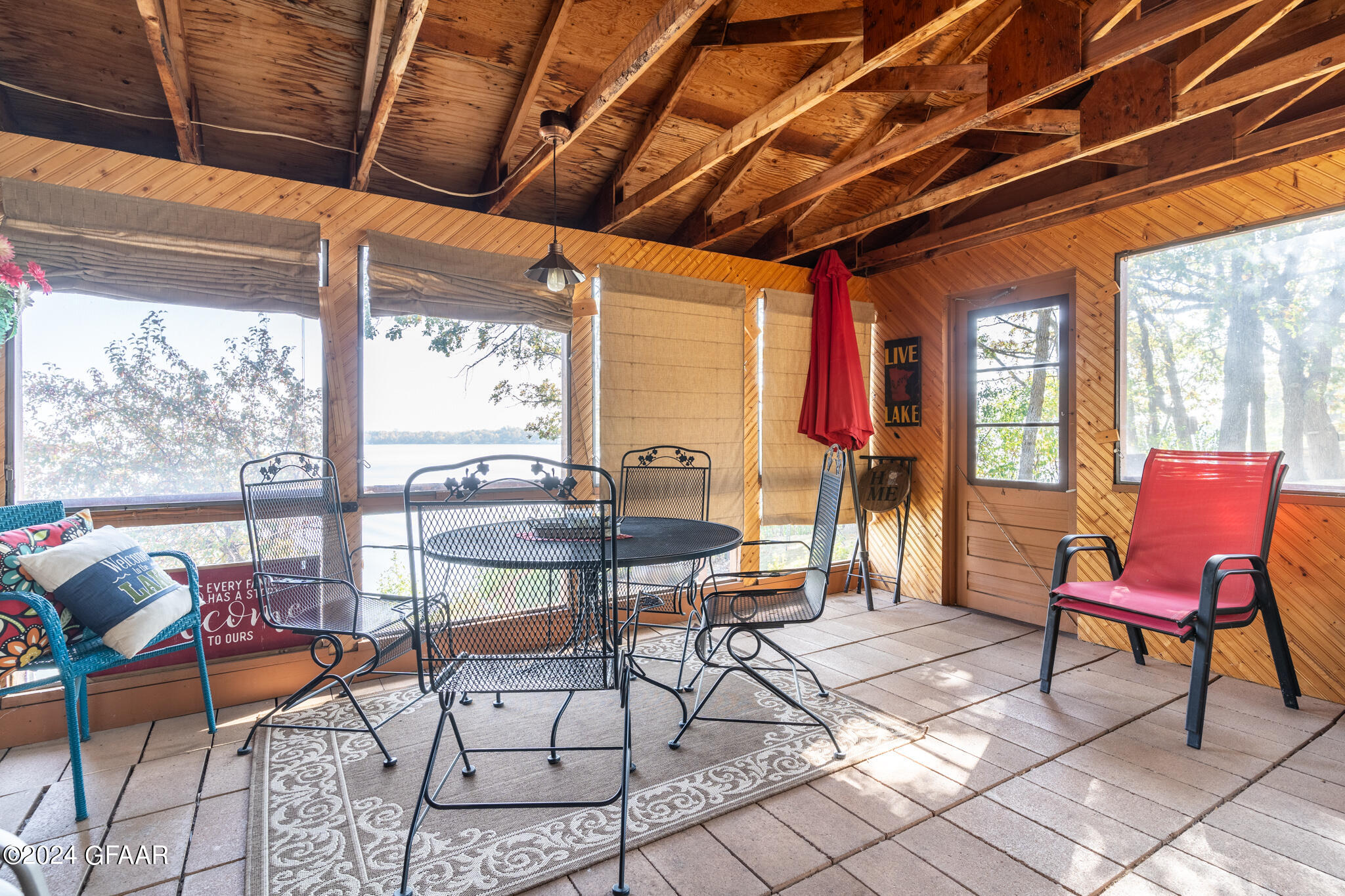 15861 SANDY BEACH Road SE