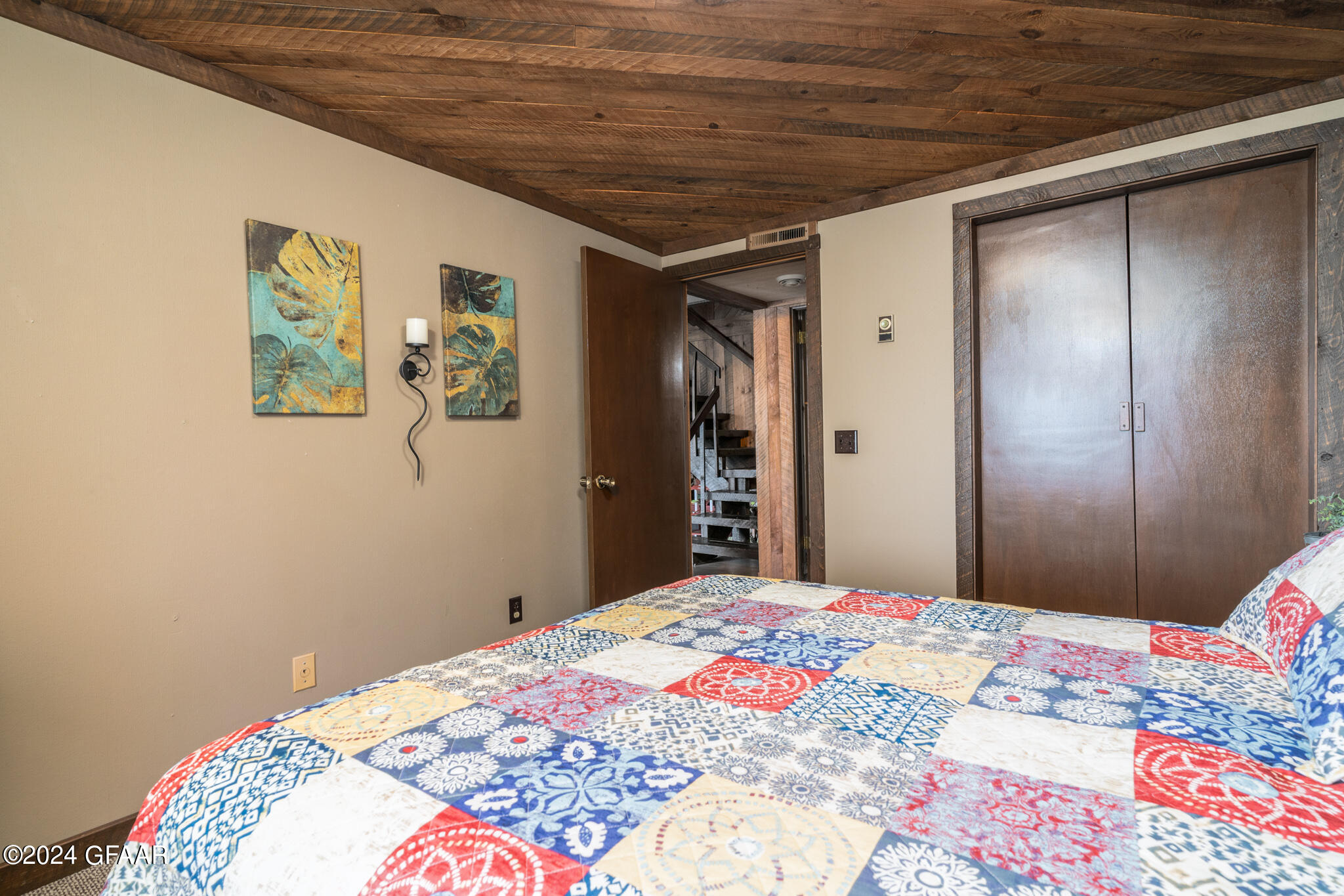 15861 SANDY BEACH Road SE