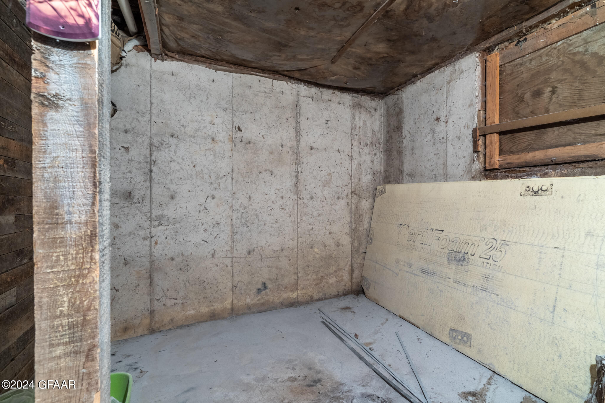 15861 SANDY BEACH Road SE