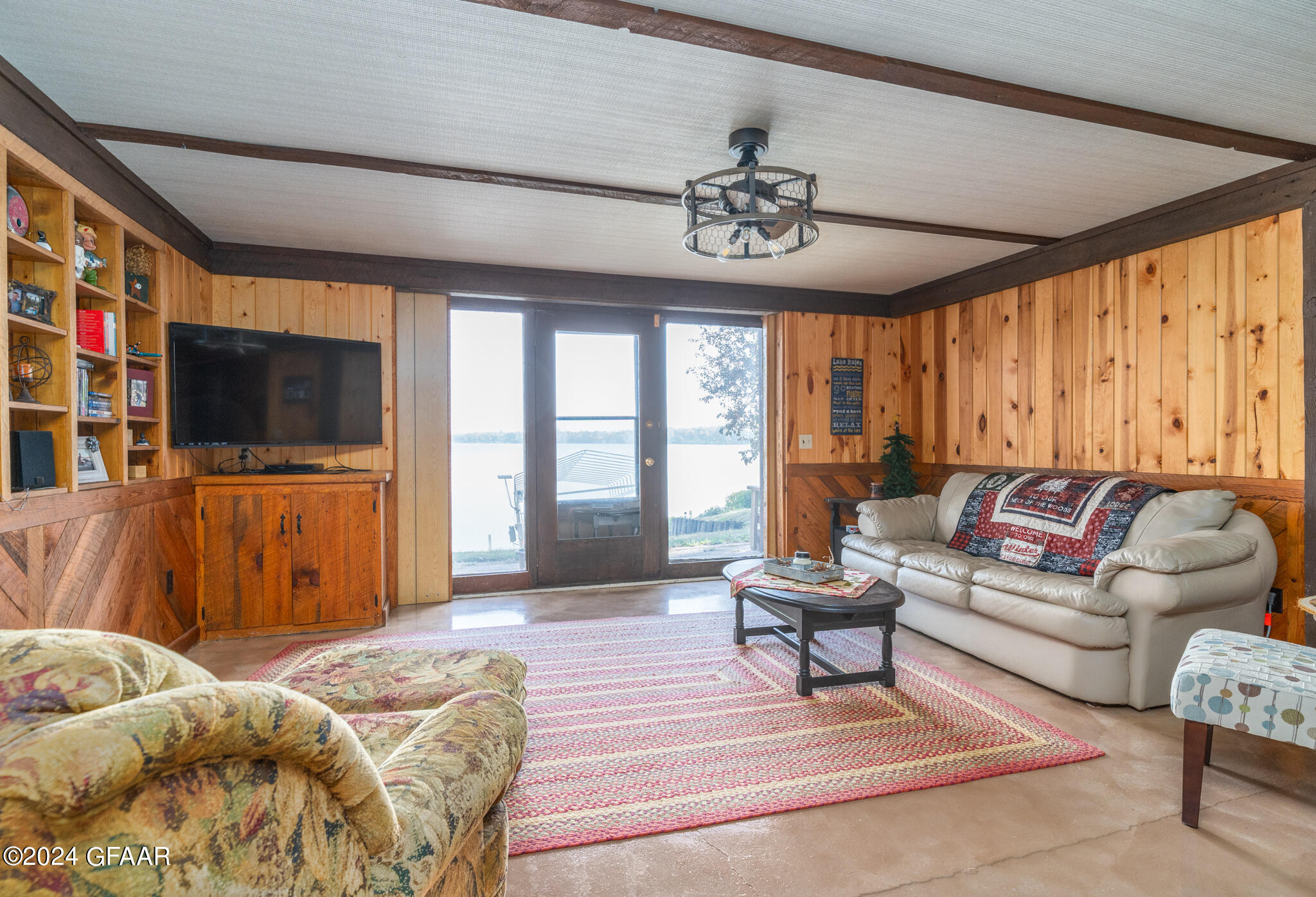 15861 SANDY BEACH Road SE