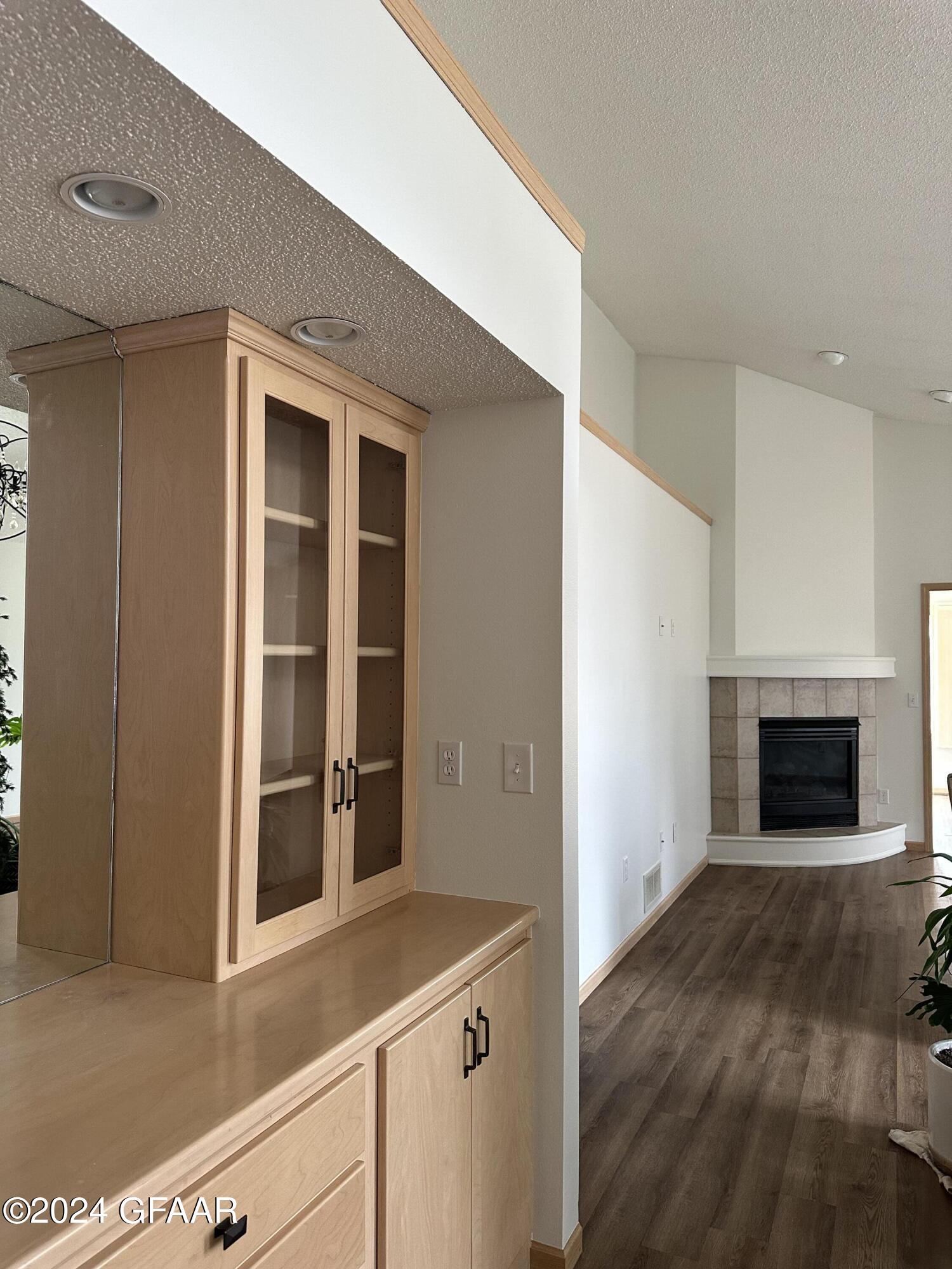 830 RAINDALE Court