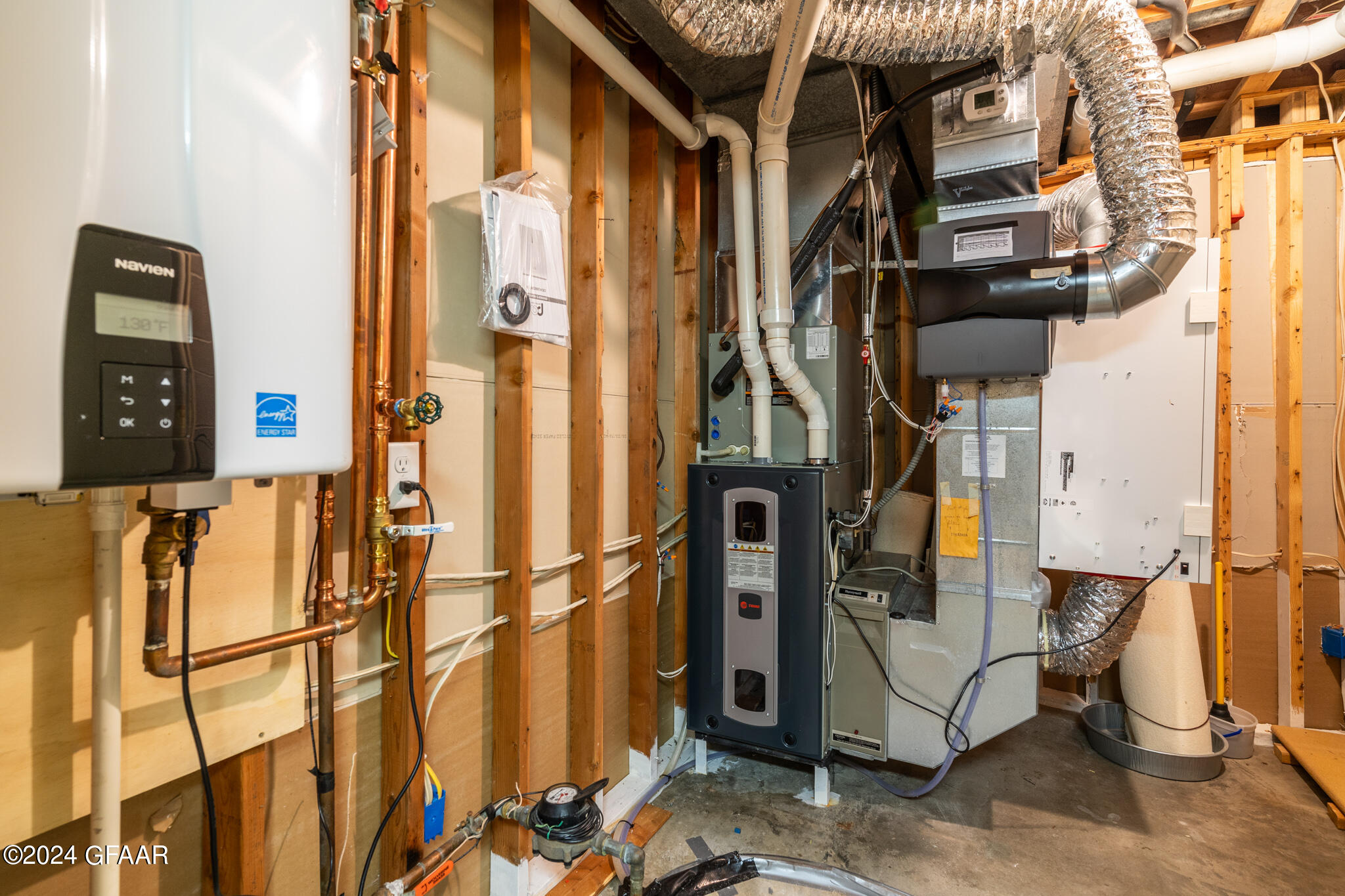 205 LEEWARD HILLS Lane