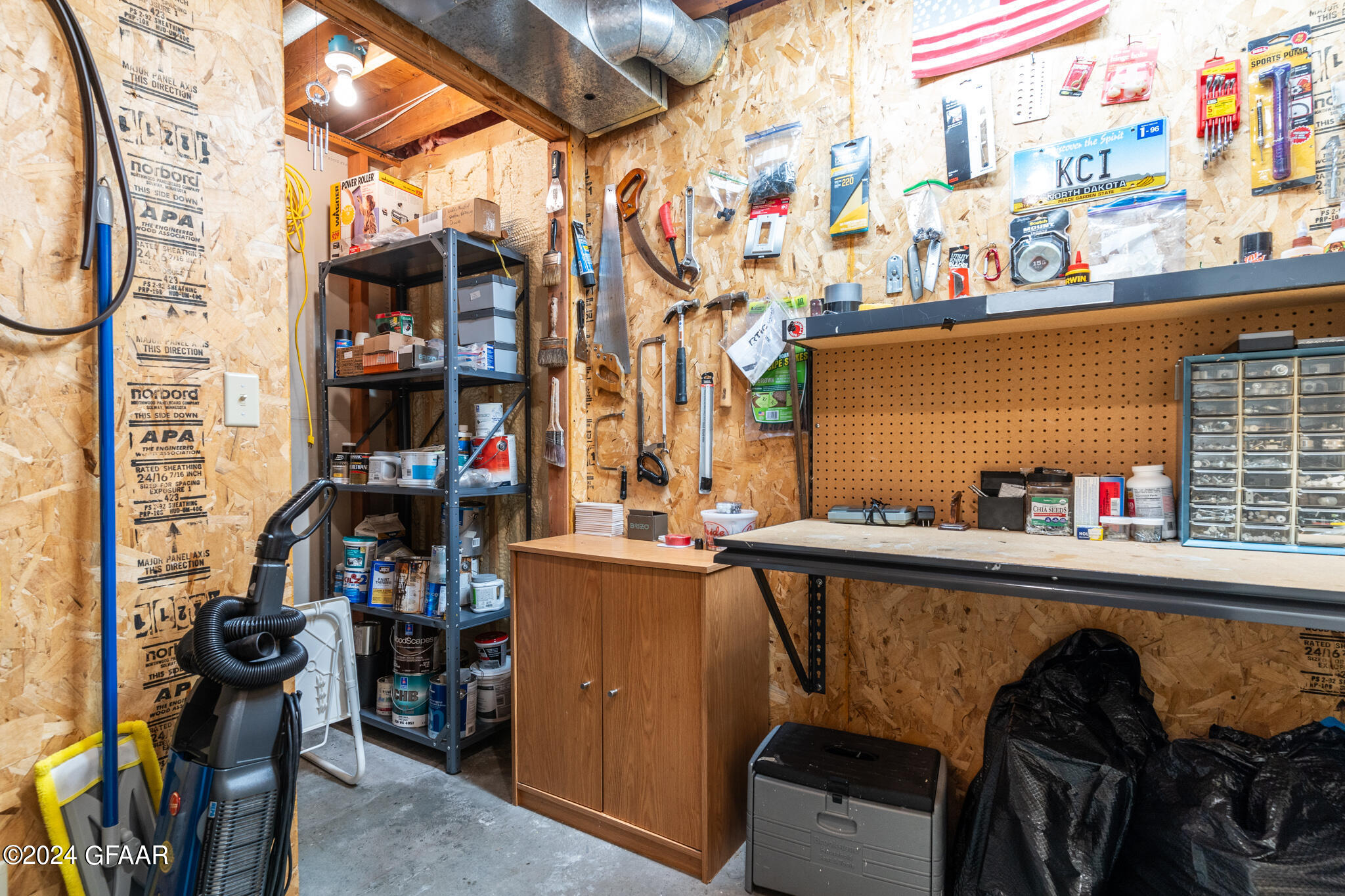 205 LEEWARD HILLS Lane