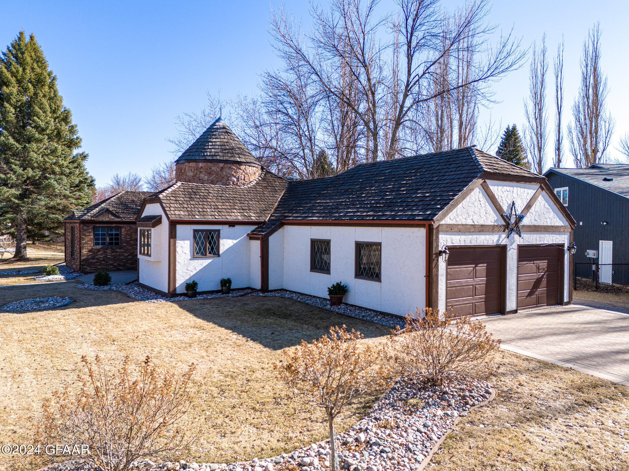 205 LEEWARD HILLS Lane