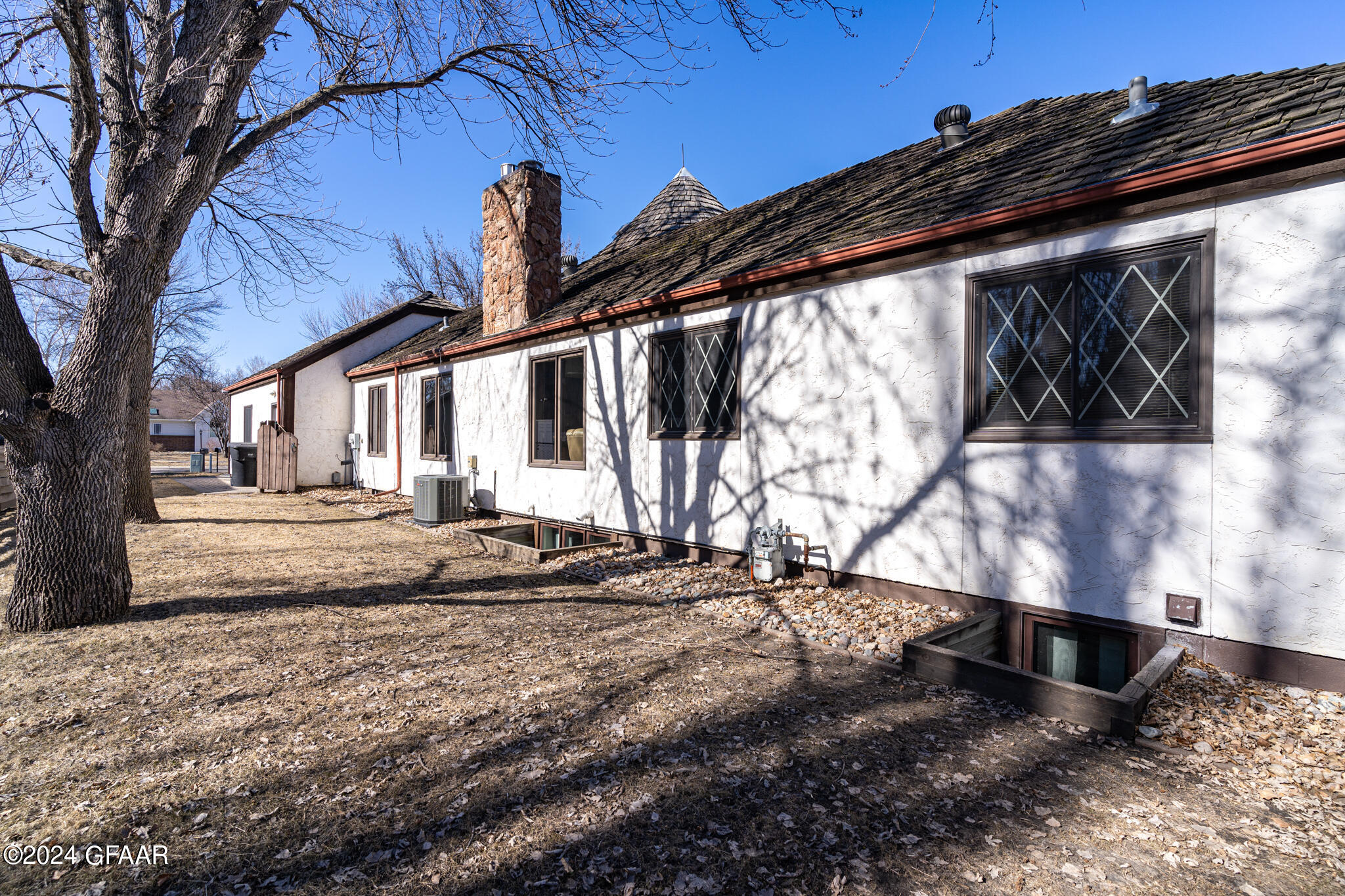 205 LEEWARD HILLS Lane