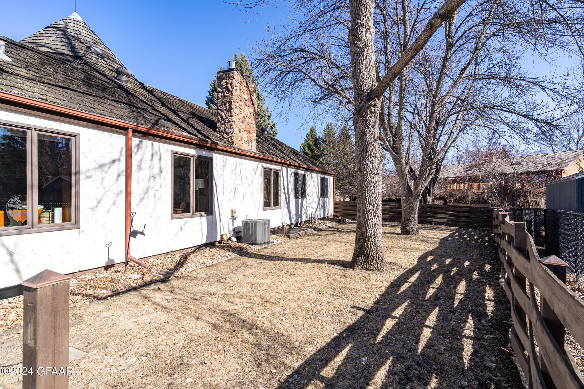 205 LEEWARD HILLS Lane