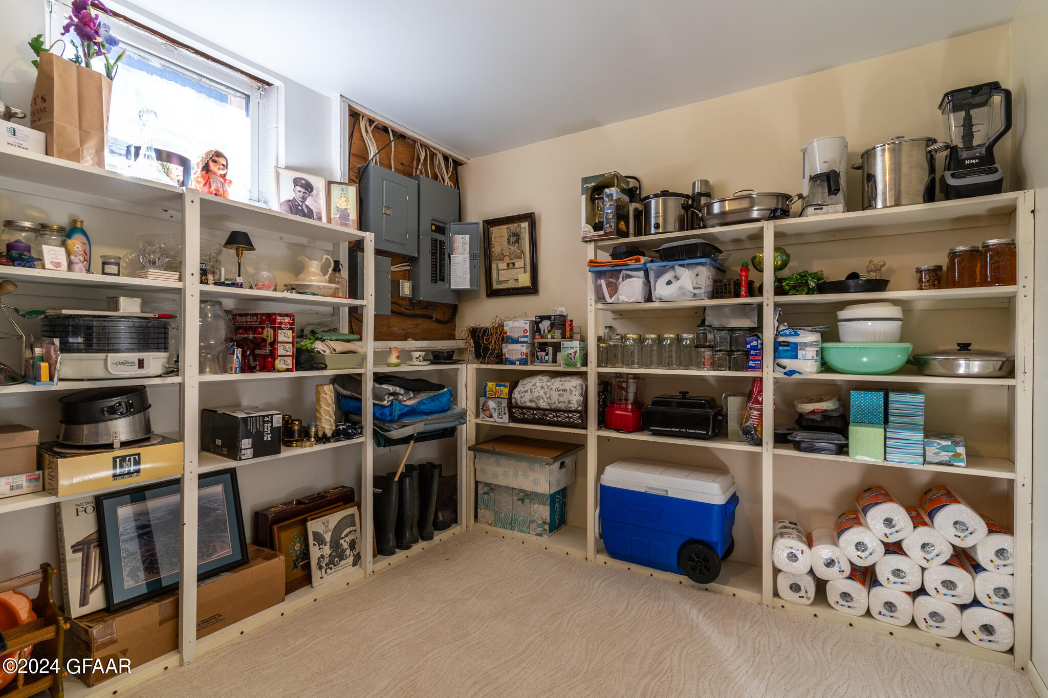 205 LEEWARD HILLS Lane