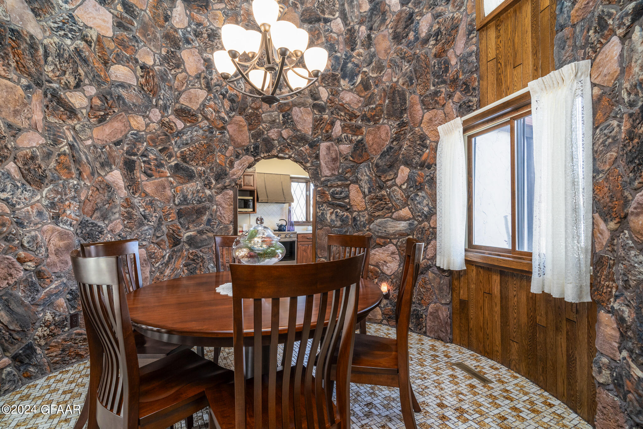 205 LEEWARD HILLS Lane