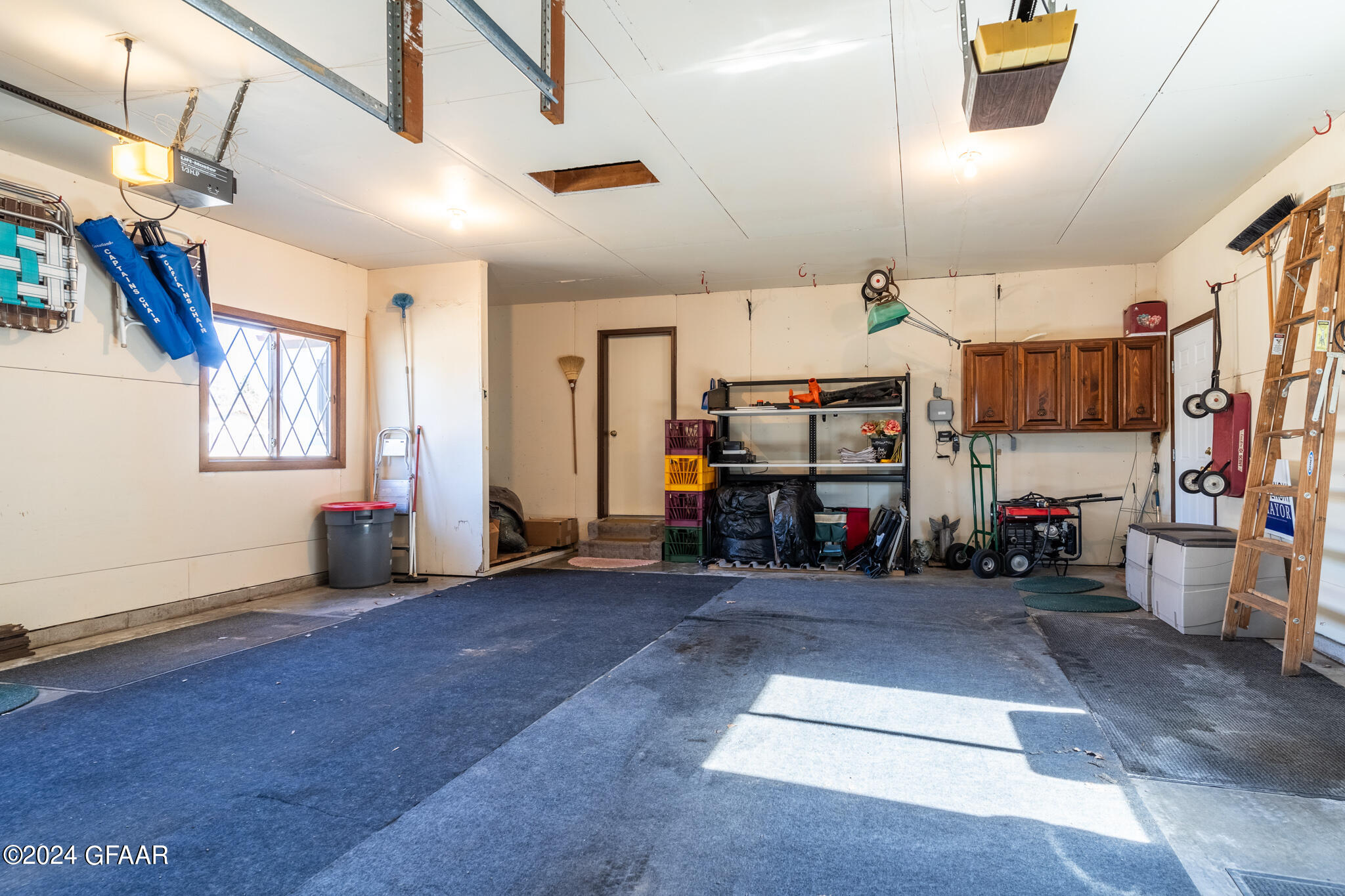 205 LEEWARD HILLS Lane