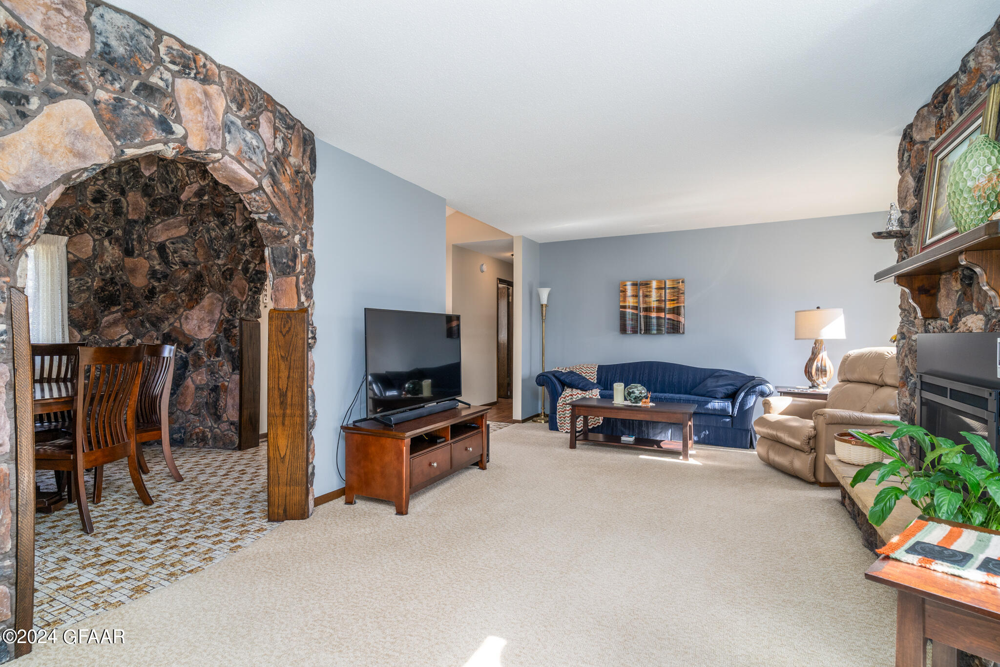 205 LEEWARD HILLS Lane