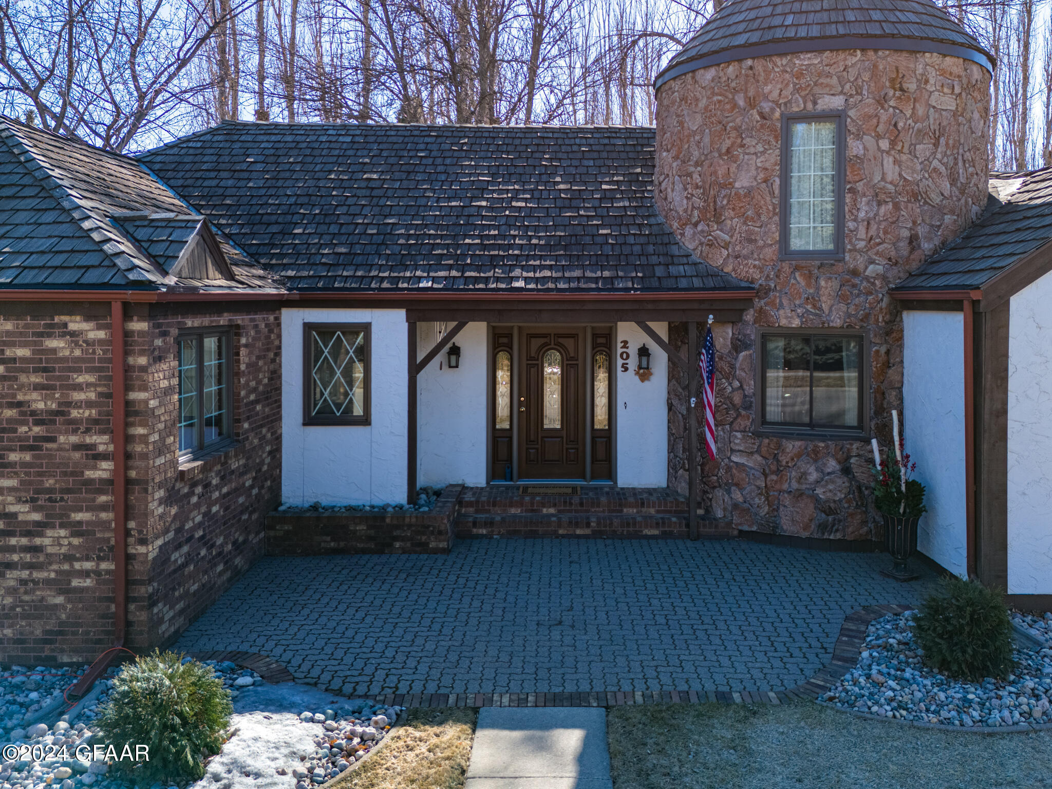 205 LEEWARD HILLS Lane