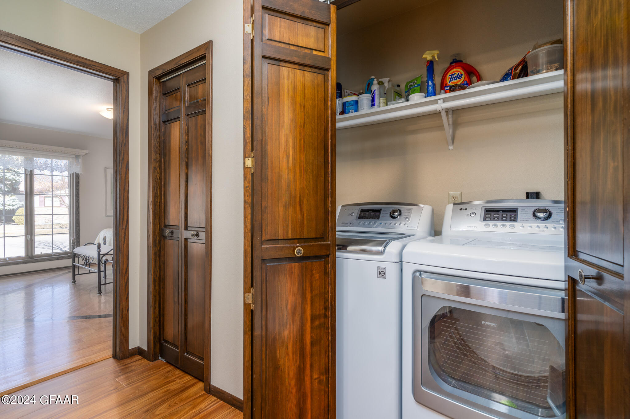 205 LEEWARD HILLS Lane