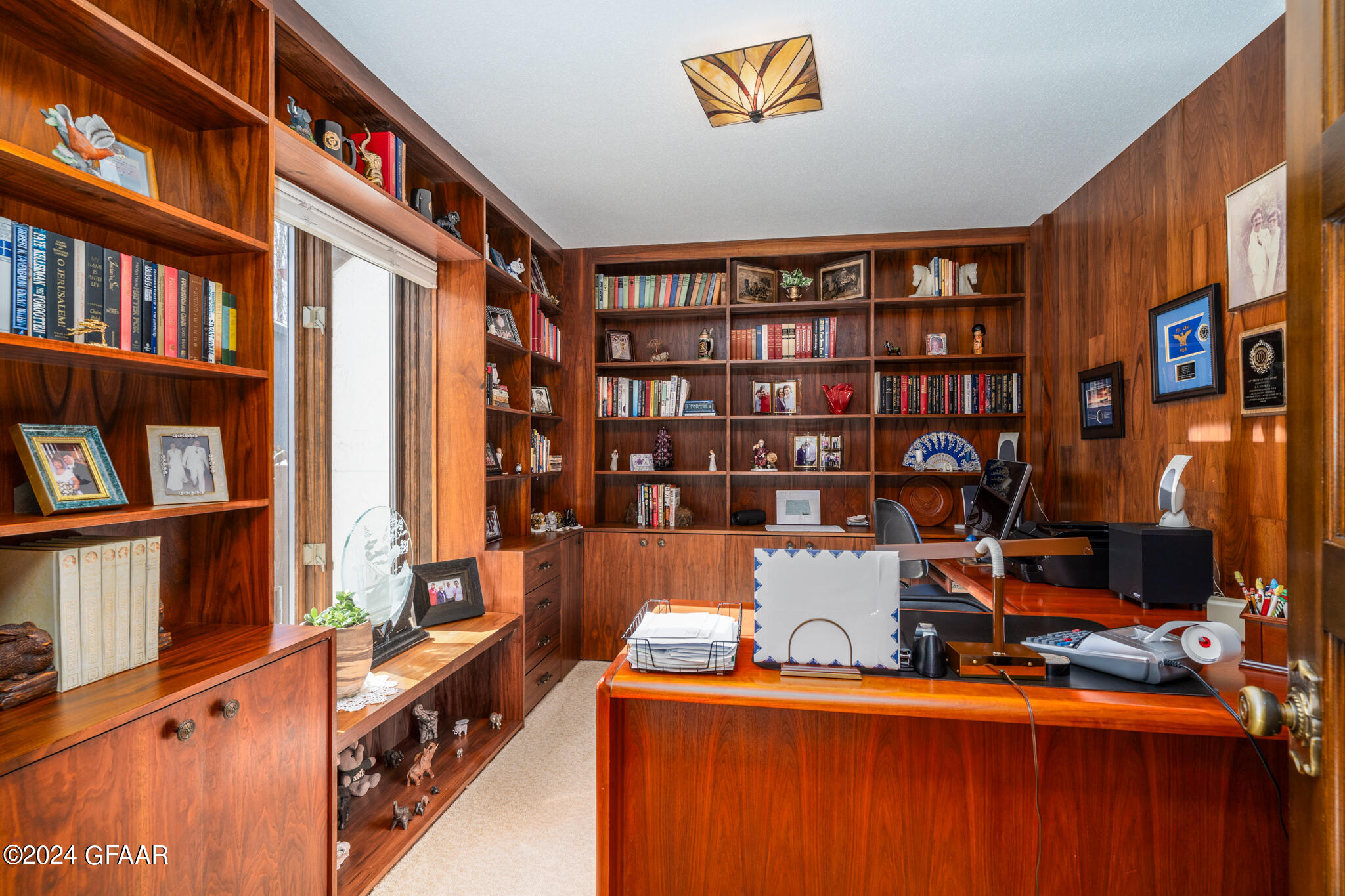 205 LEEWARD HILLS Lane