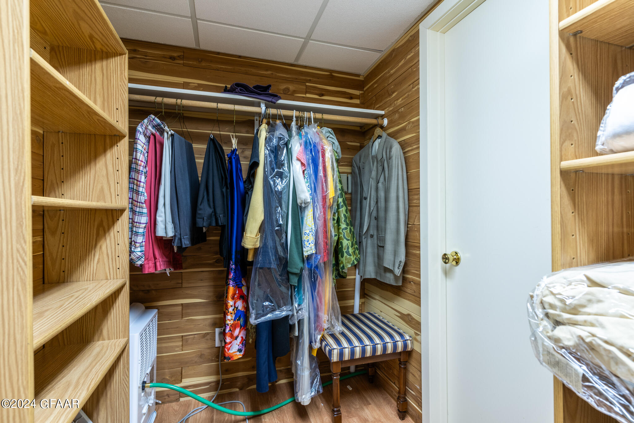 205 LEEWARD HILLS Lane