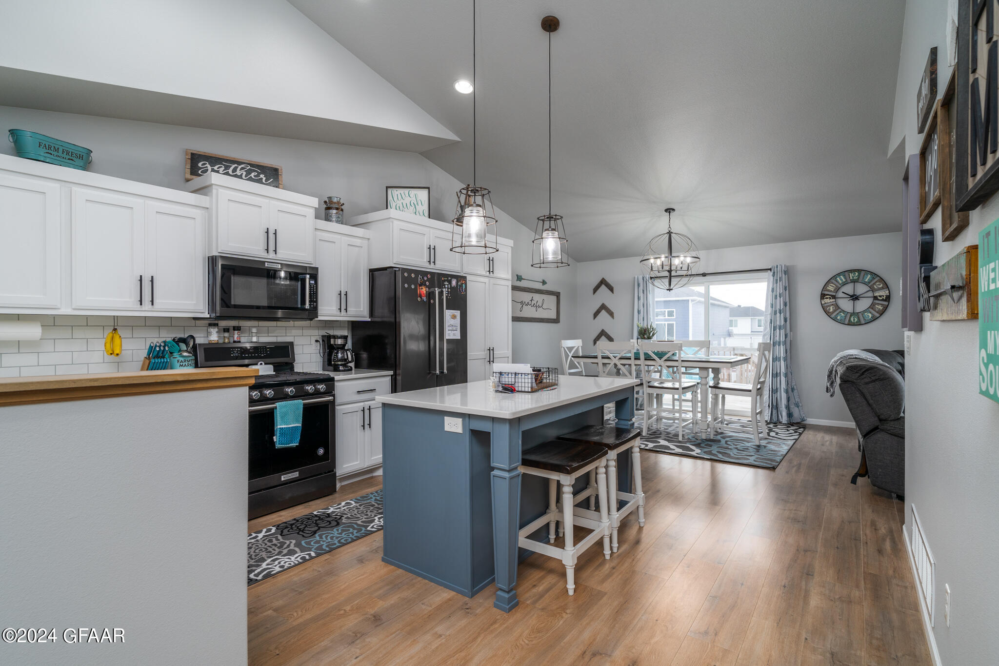 947 CEDAR BURLS Drive