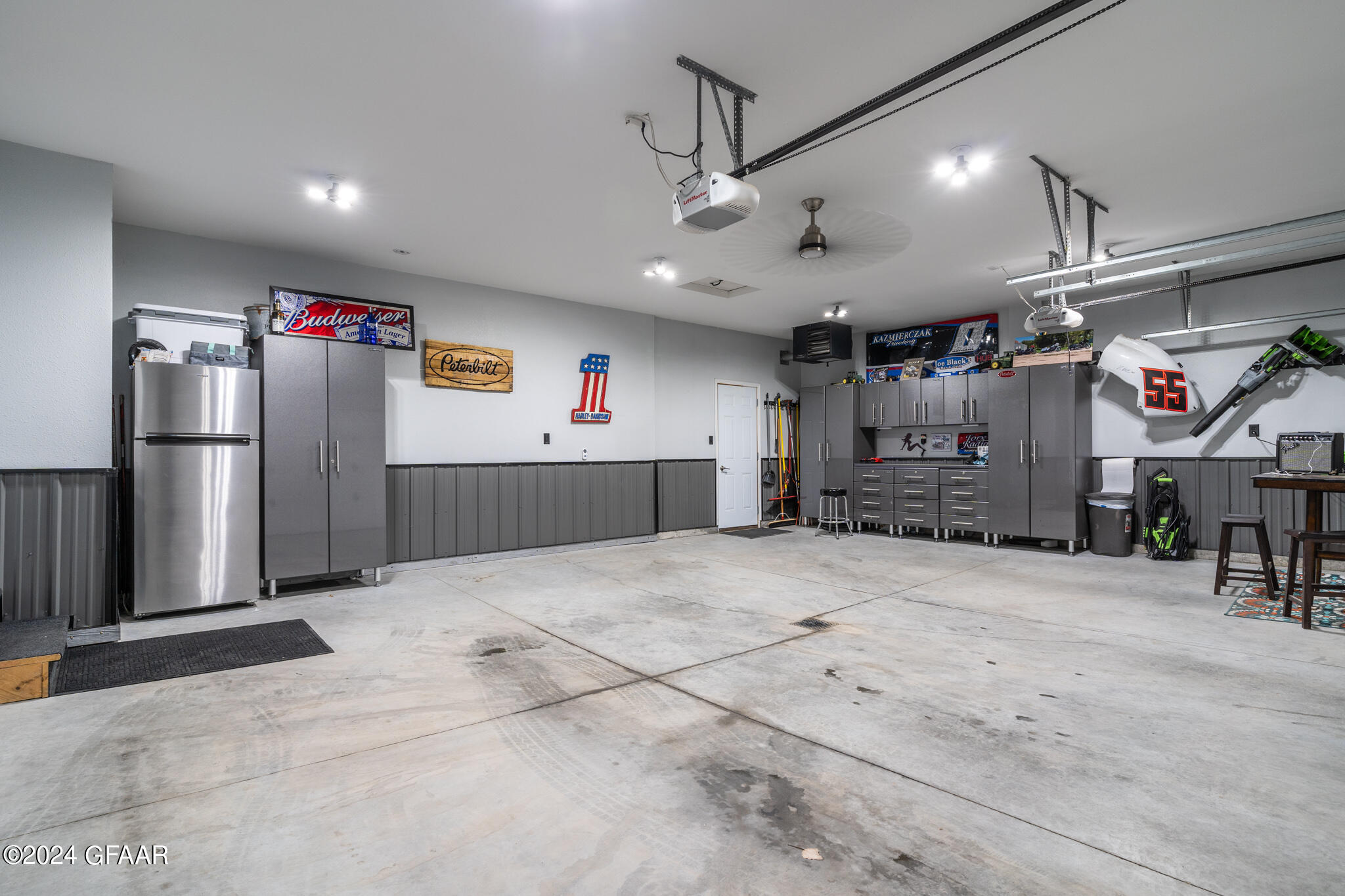 947 CEDAR BURLS Drive