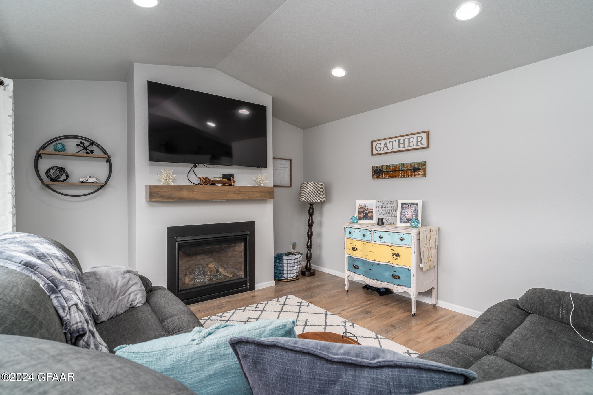 947 CEDAR BURLS Drive