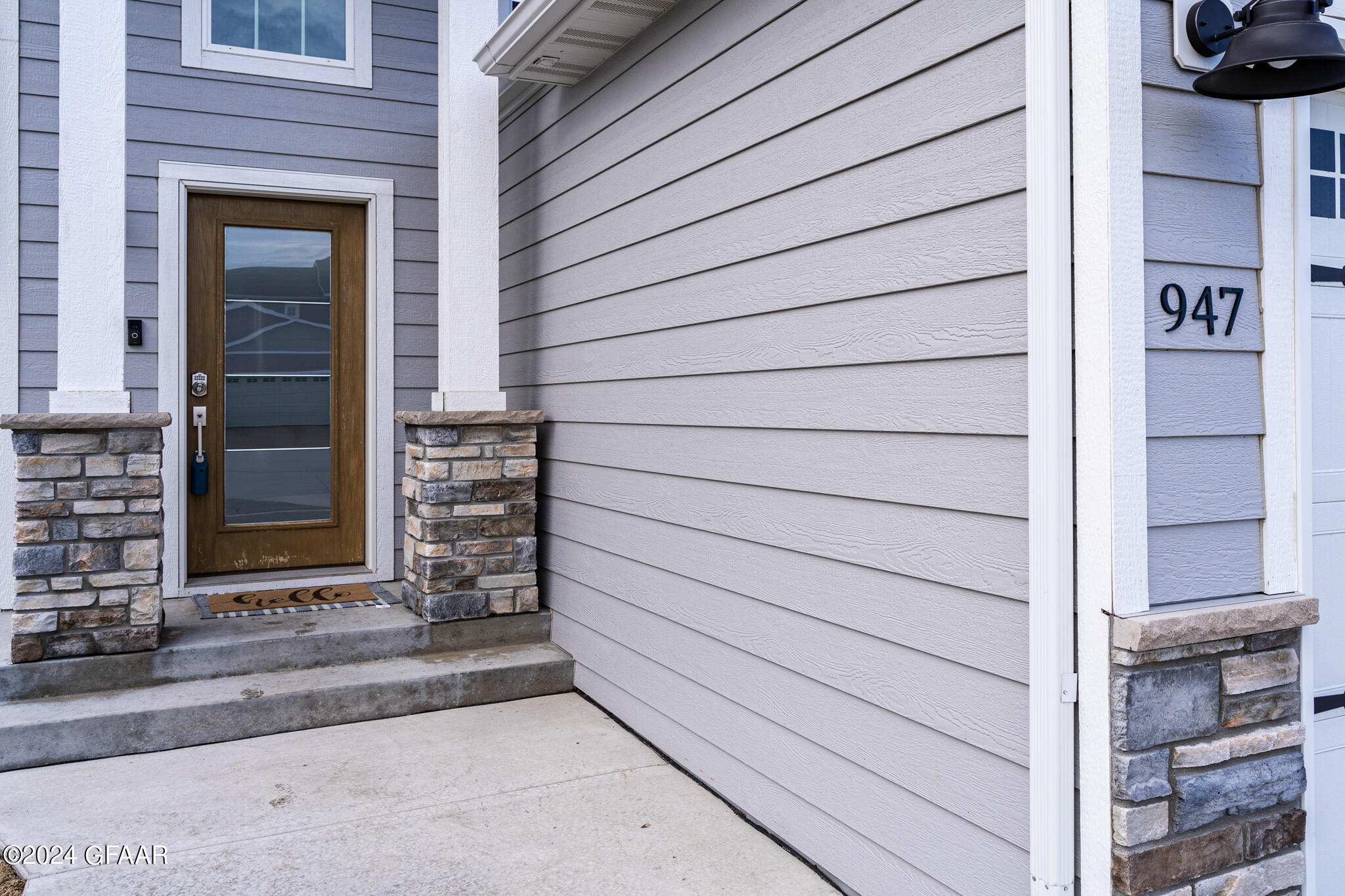 947 CEDAR BURLS Drive