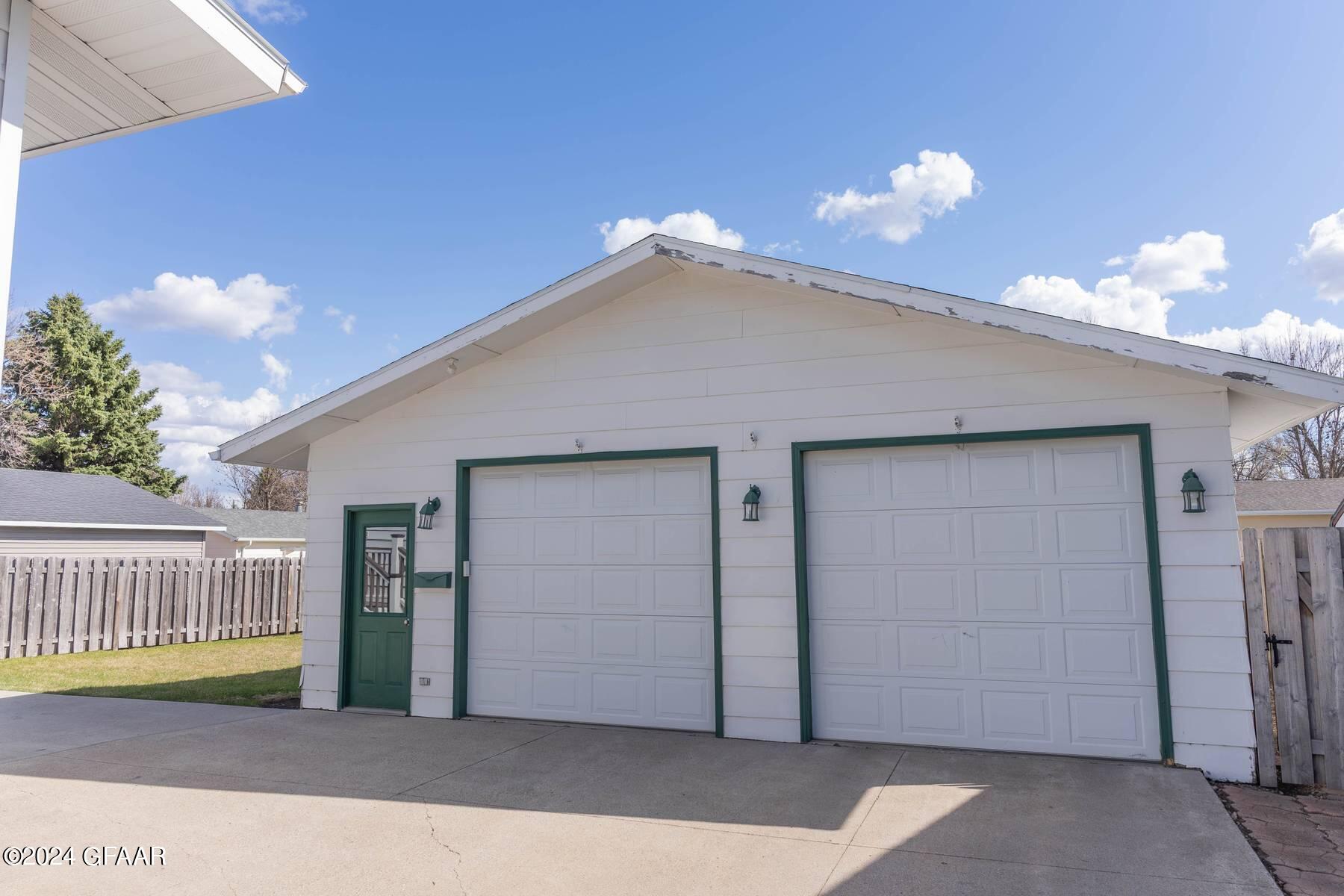 713 GREAT PLAINS Court