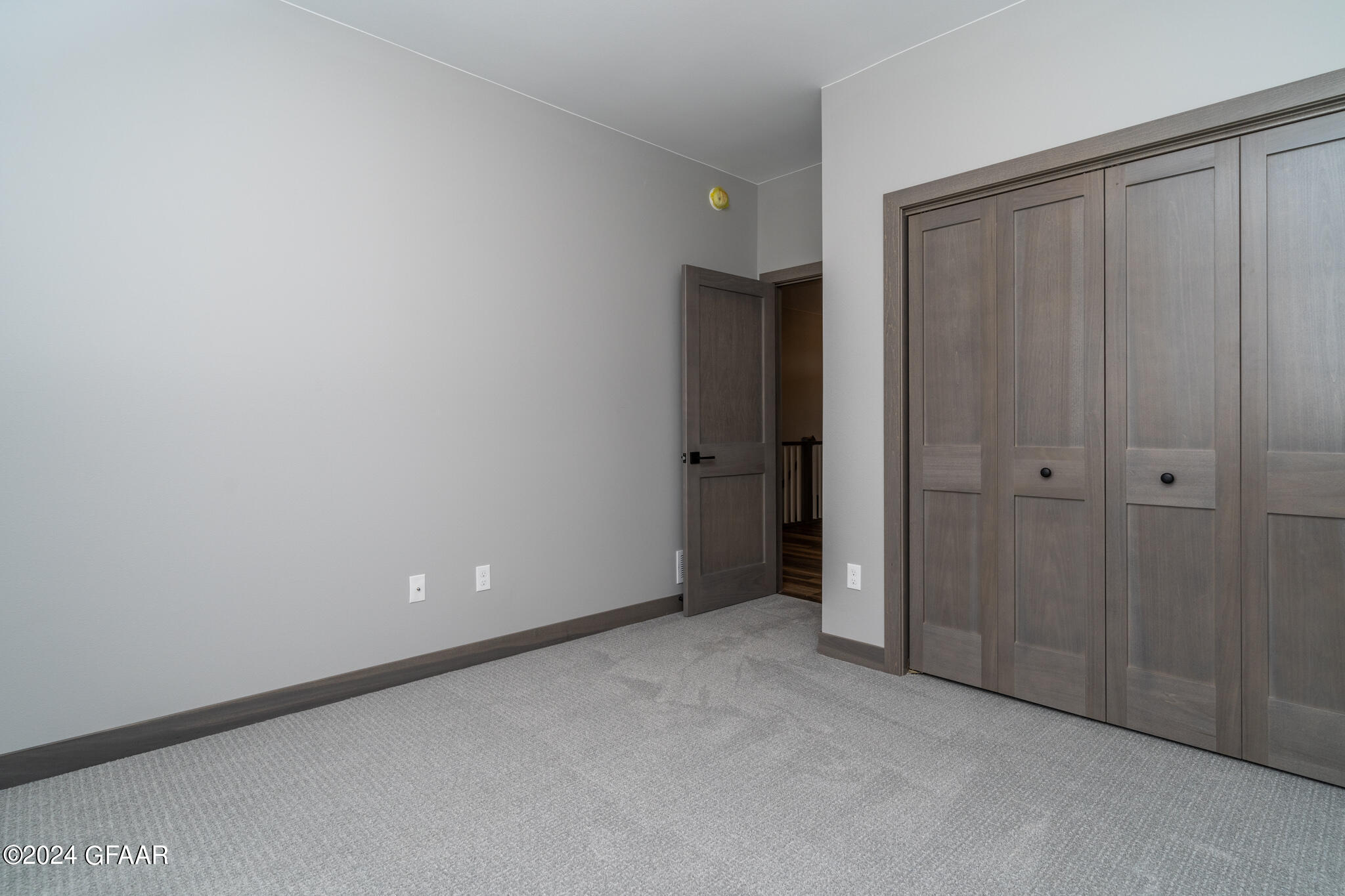 6066 W PRAIRIEWOOD Drive