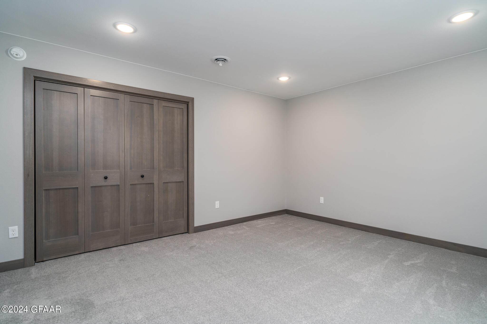 6066 W PRAIRIEWOOD Drive