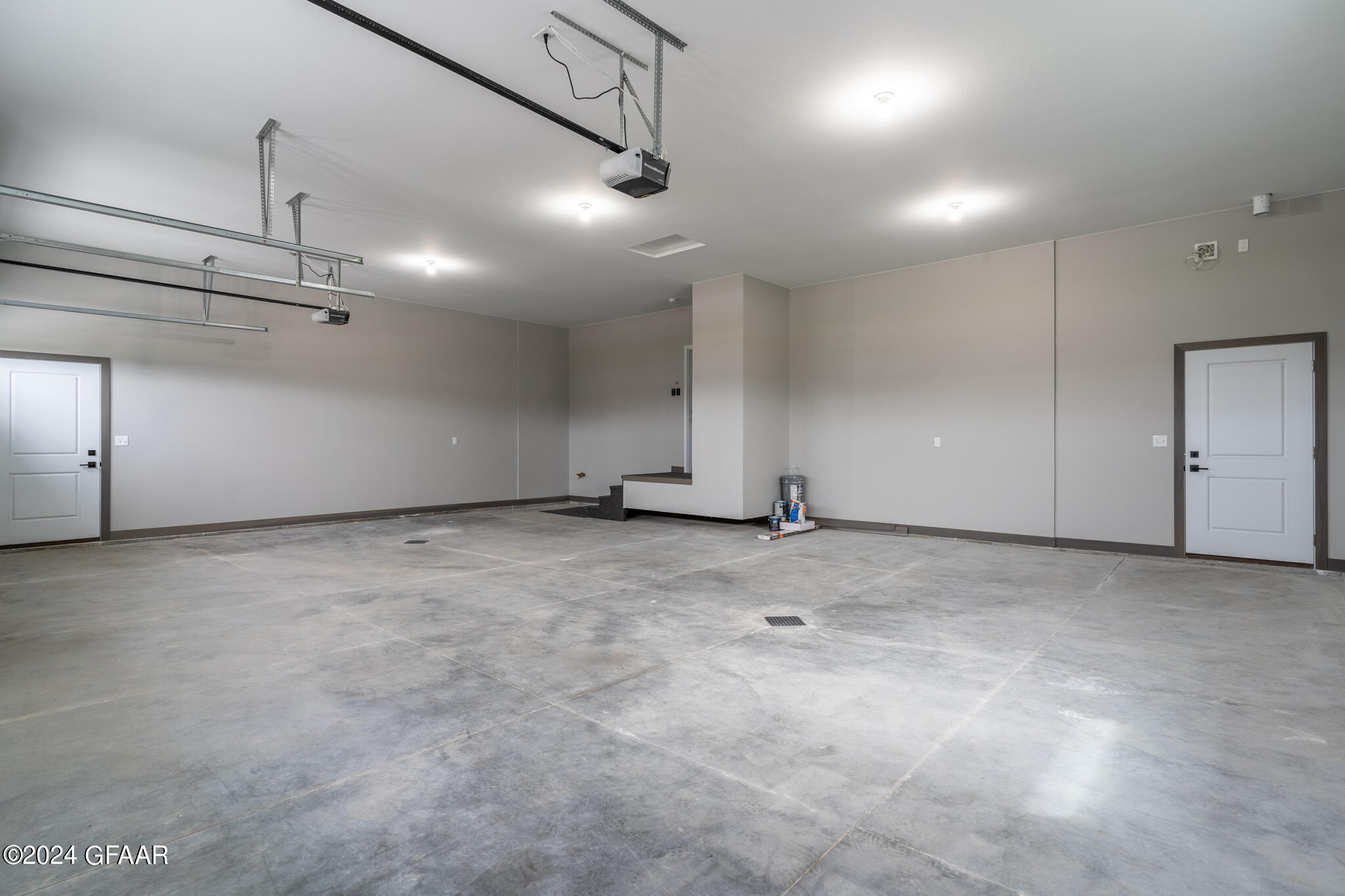 6066 W PRAIRIEWOOD Drive