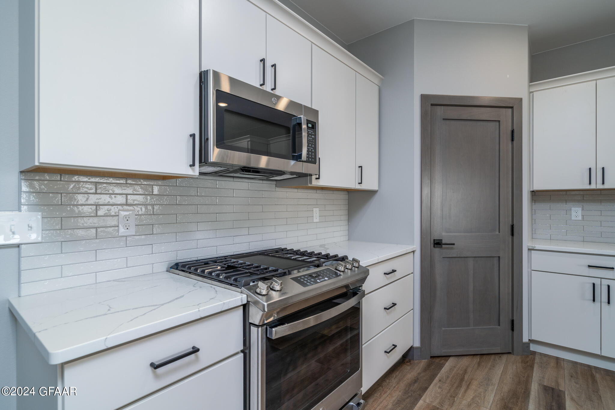 6066 W PRAIRIEWOOD Drive