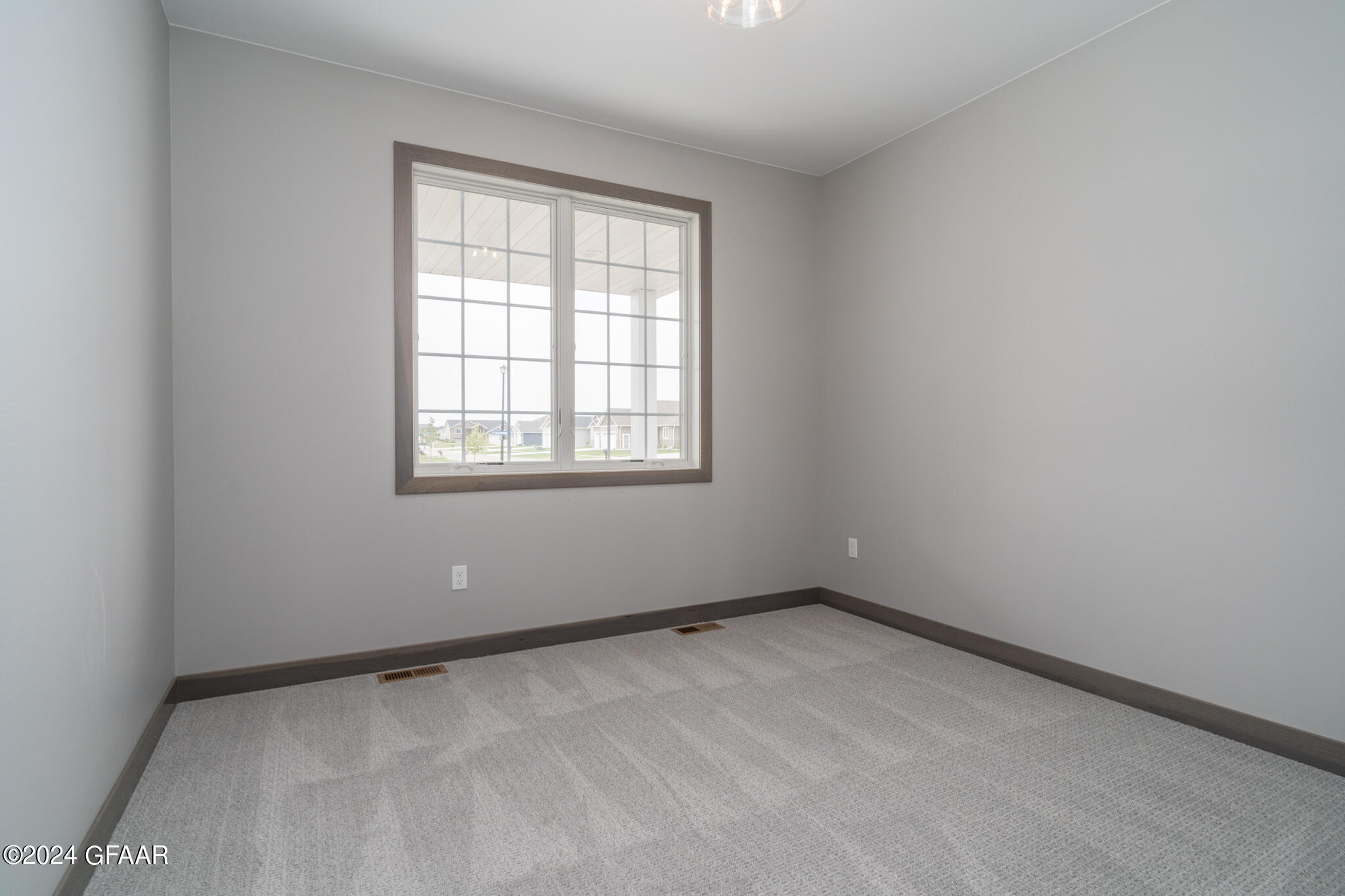 6066 W PRAIRIEWOOD Drive