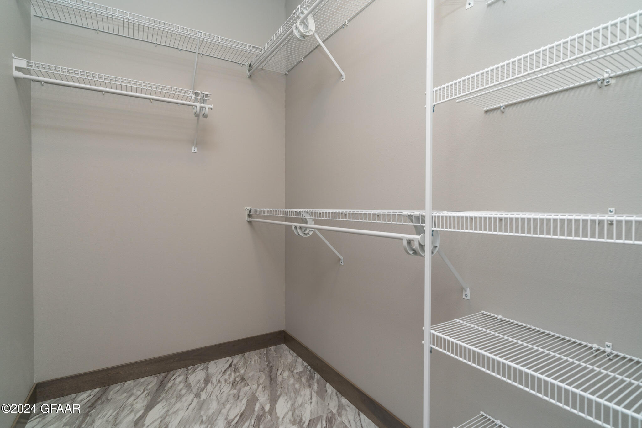 6066 W PRAIRIEWOOD Drive