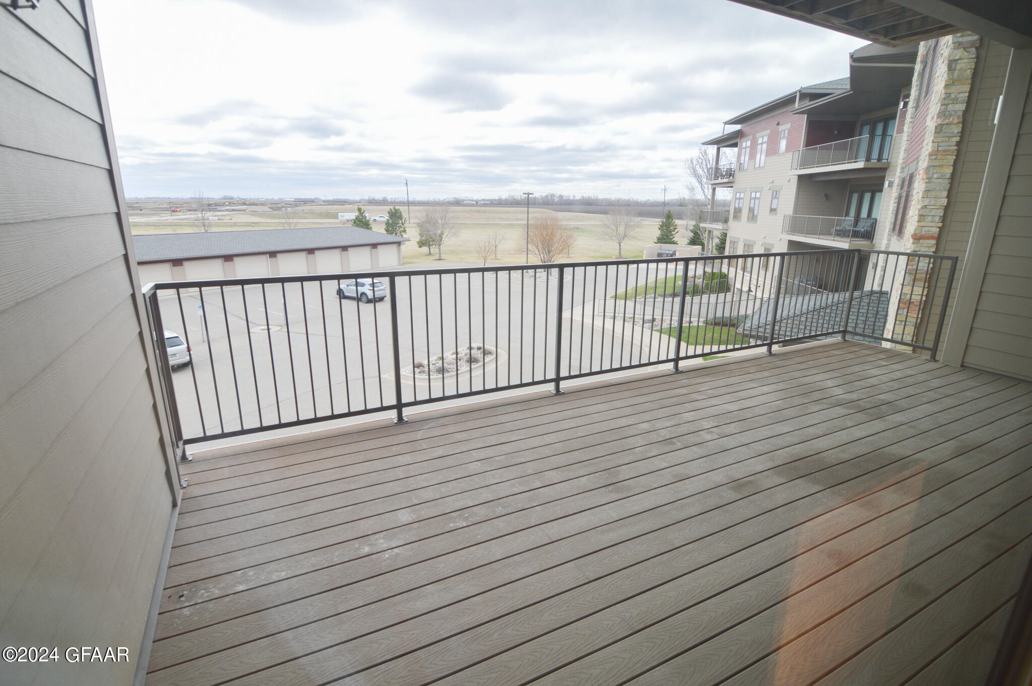 6100 KINGS VIEW Drive, 206
