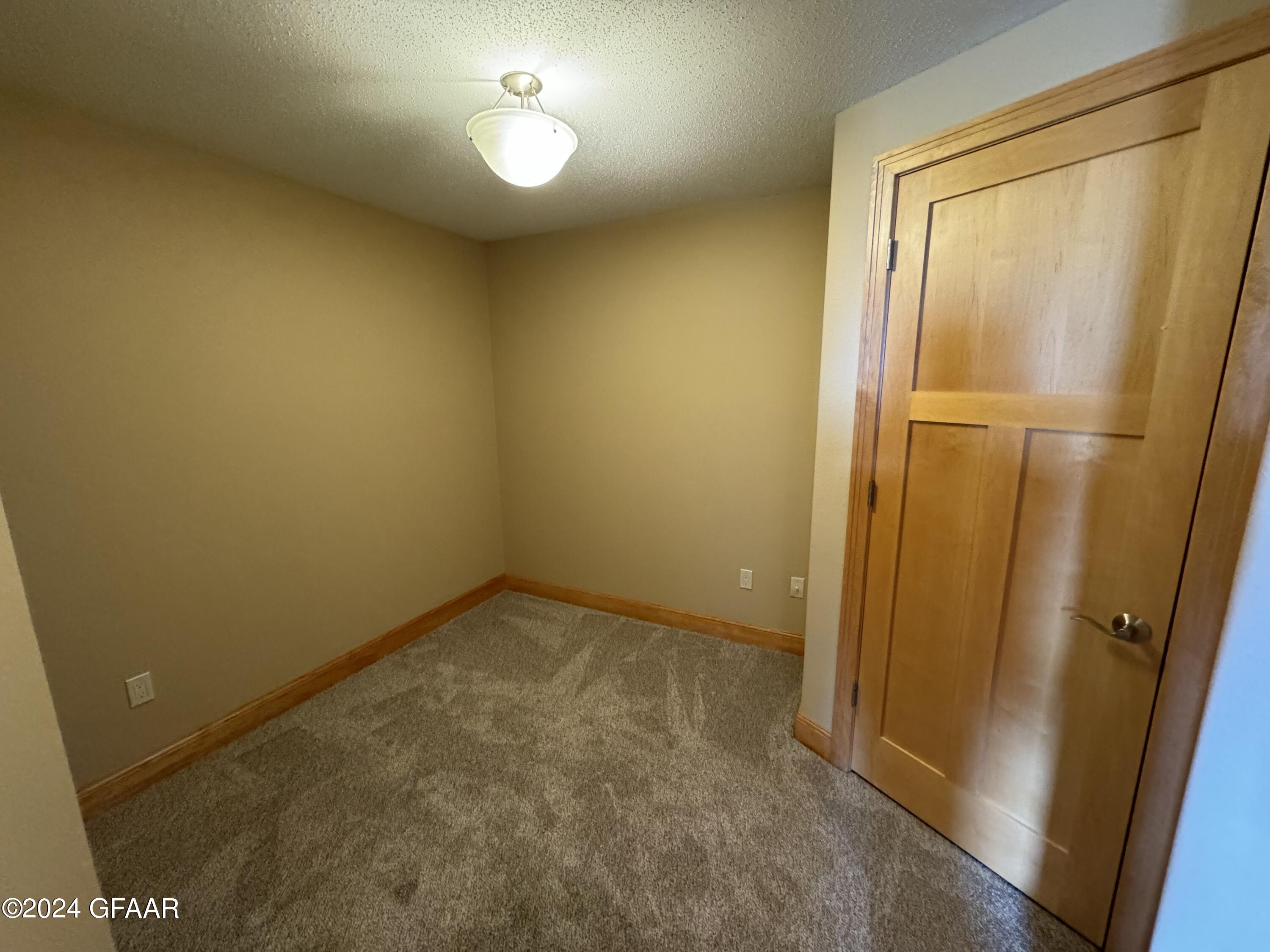 6100 KINGS VIEW Drive, 206