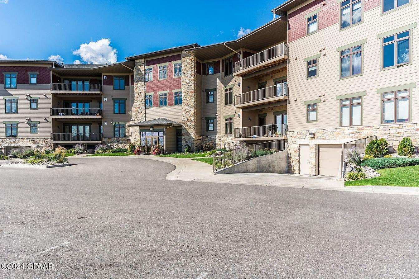 6100 KINGS VIEW Drive, 206