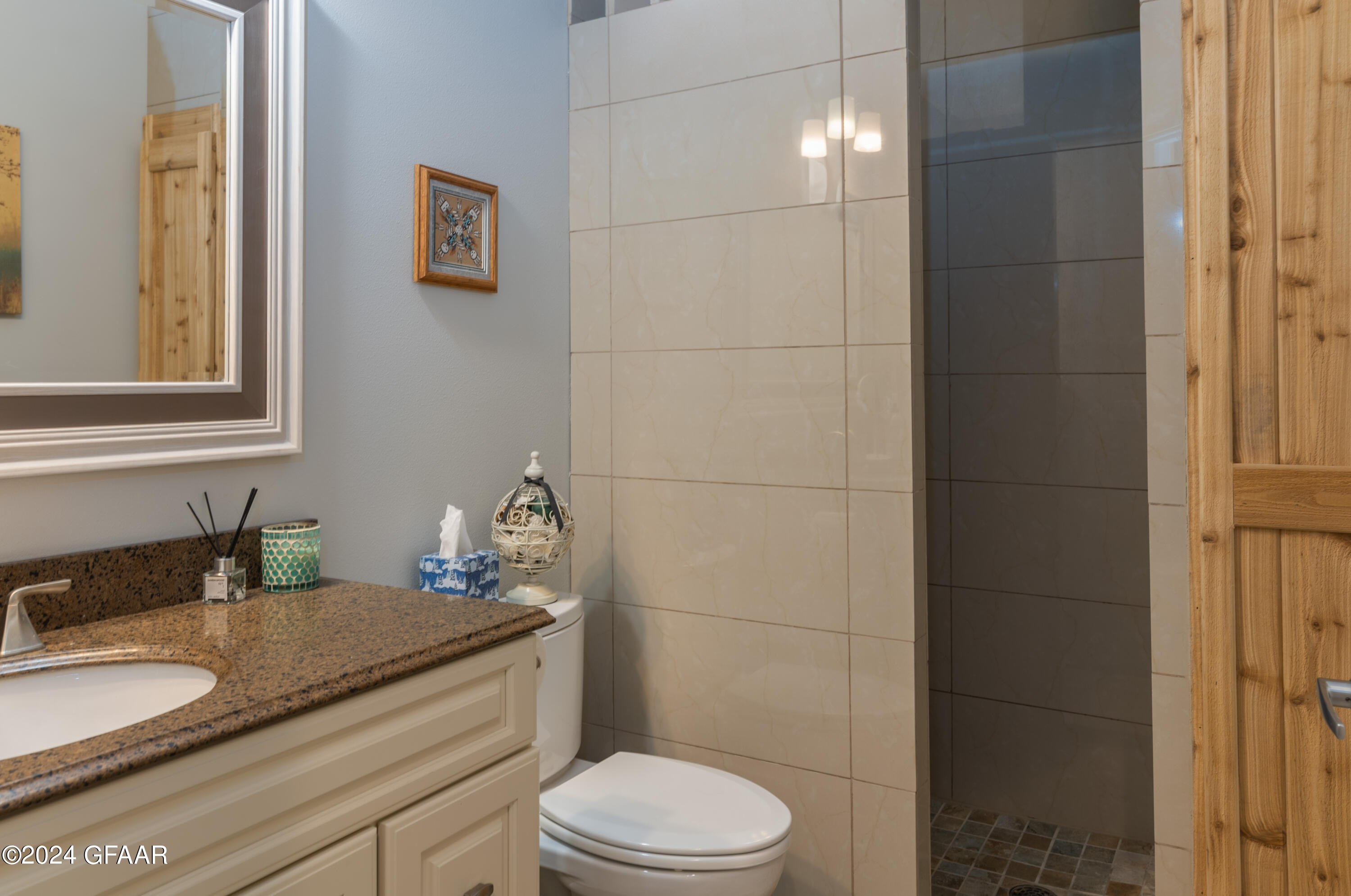 366 WOODLAND Circle