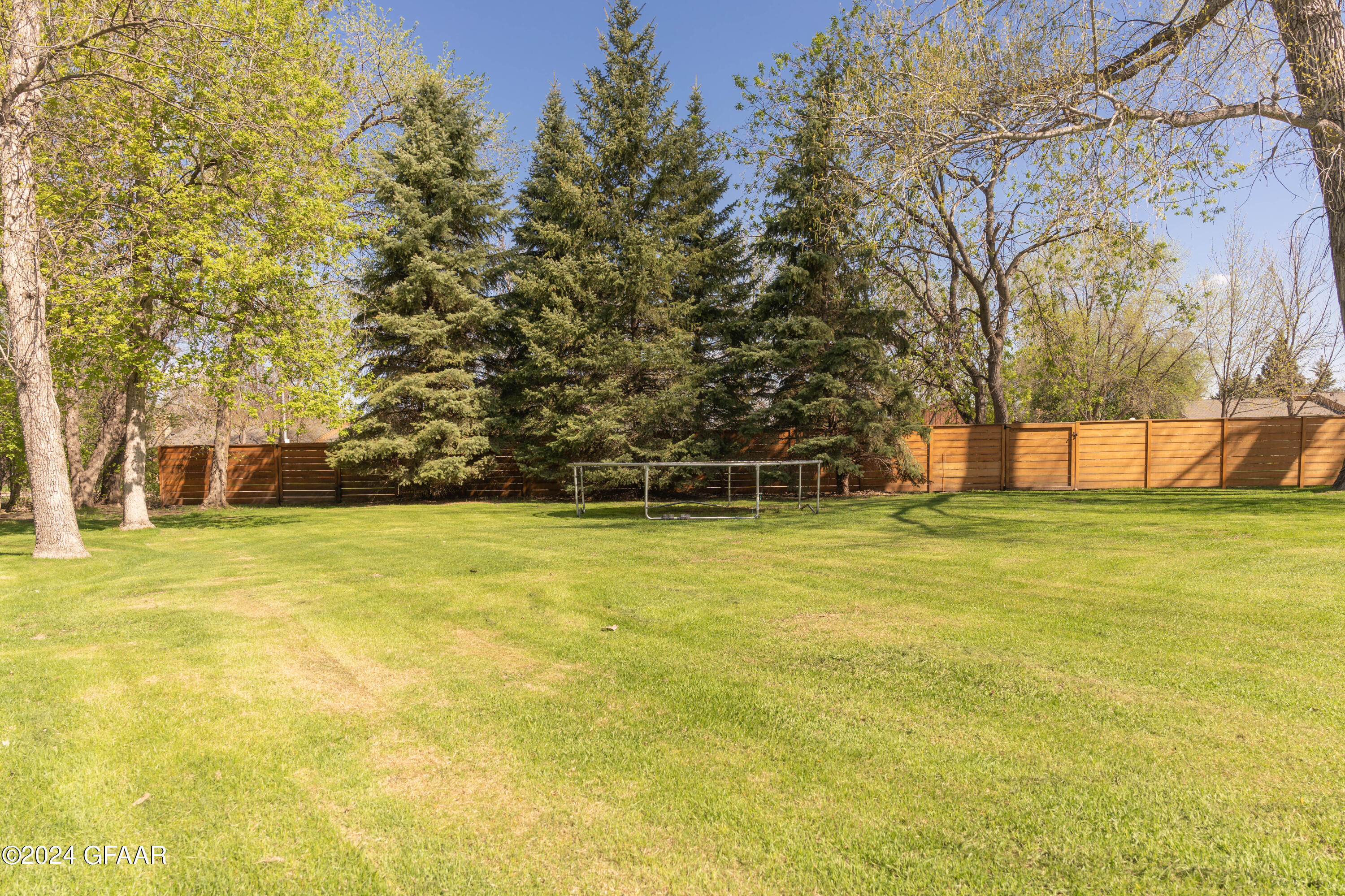 366 WOODLAND Circle