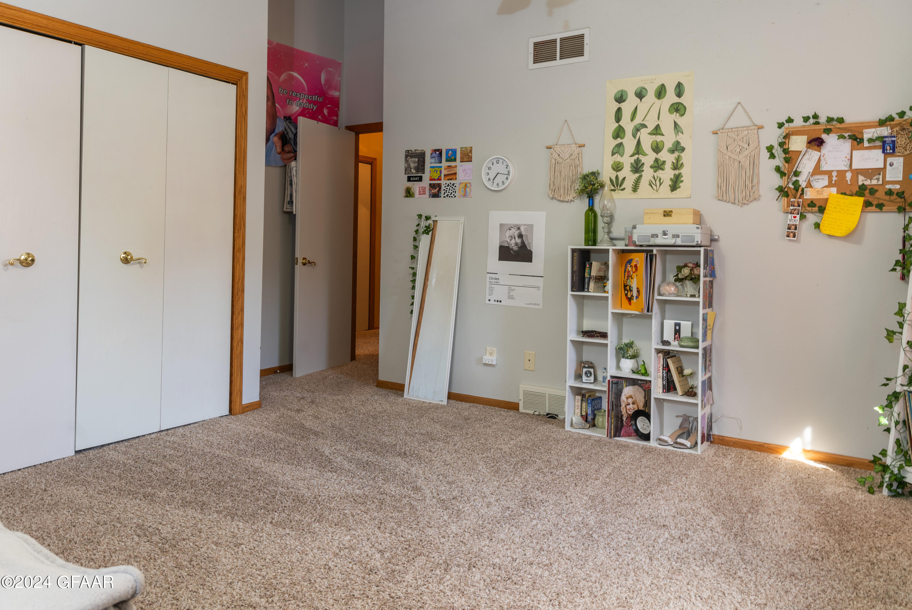 366 WOODLAND Circle
