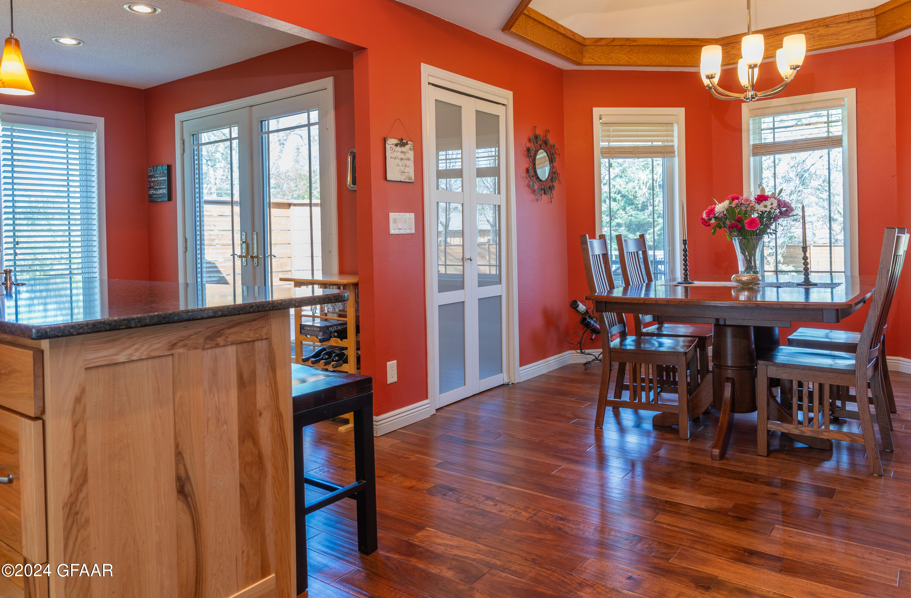 366 WOODLAND Circle