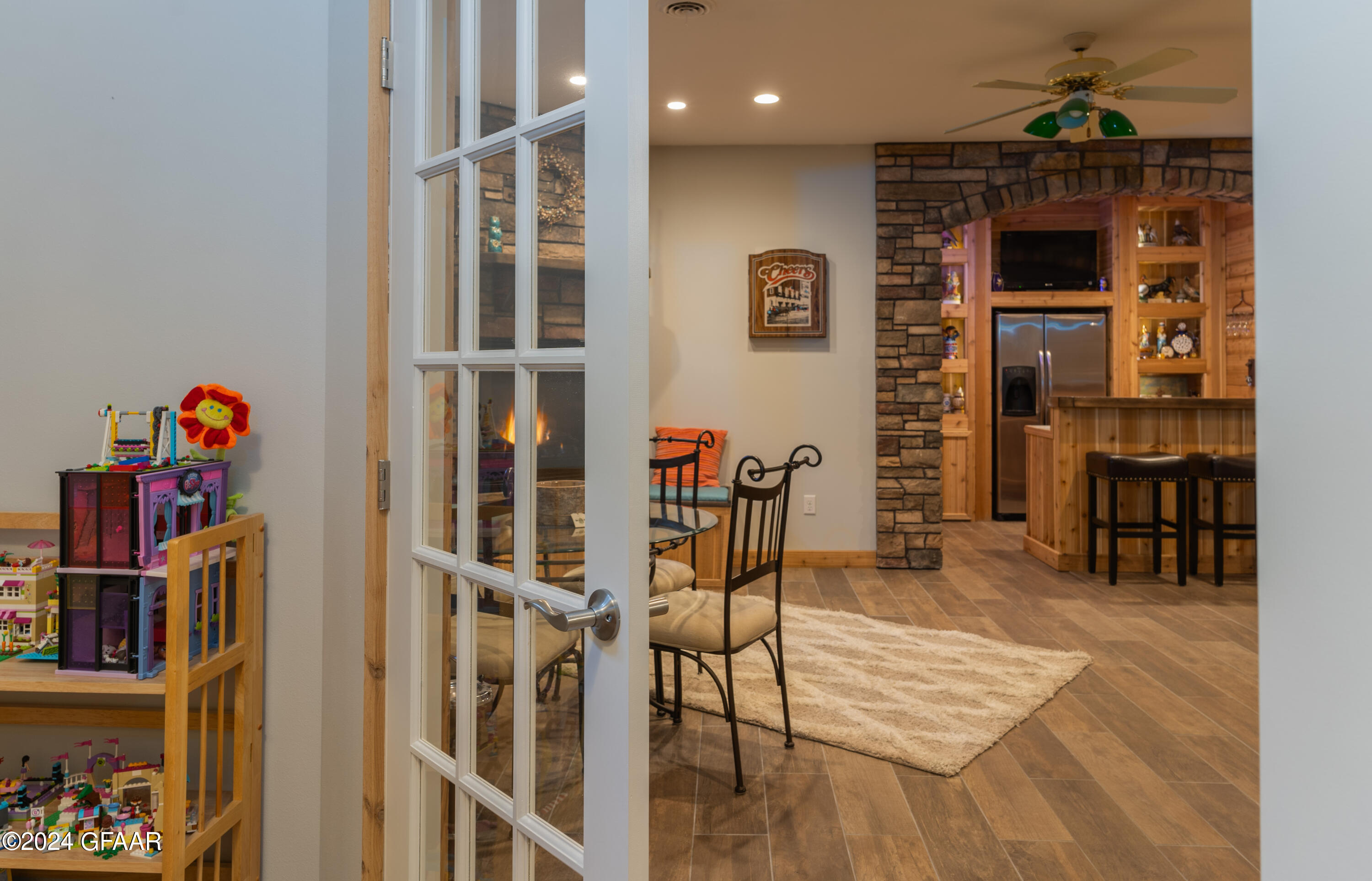 366 WOODLAND Circle