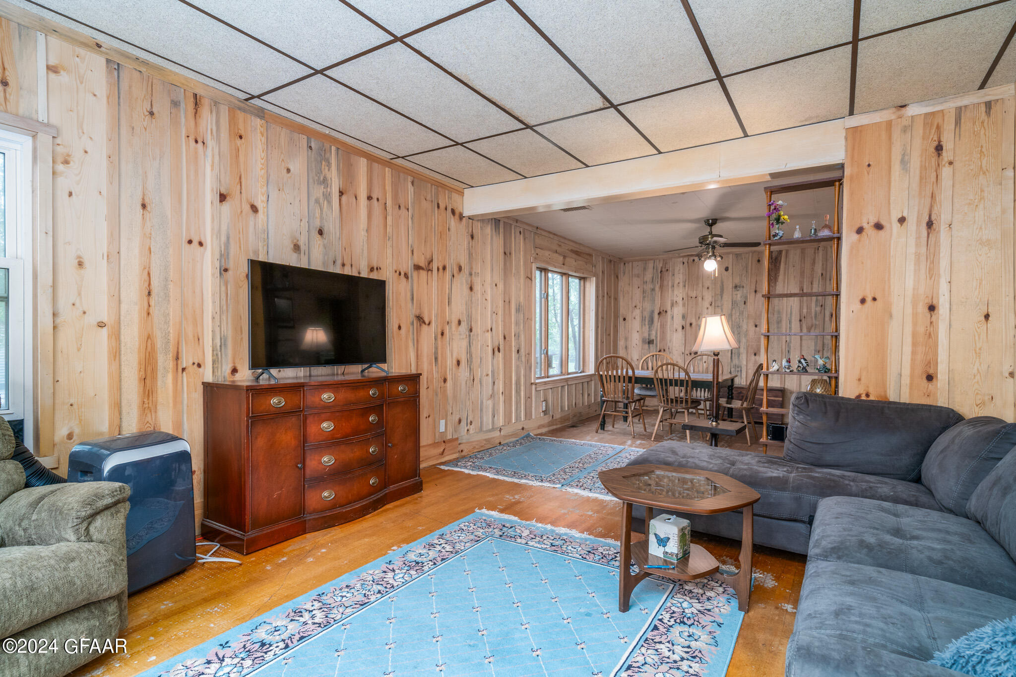 401 JEFFERSON Avenue