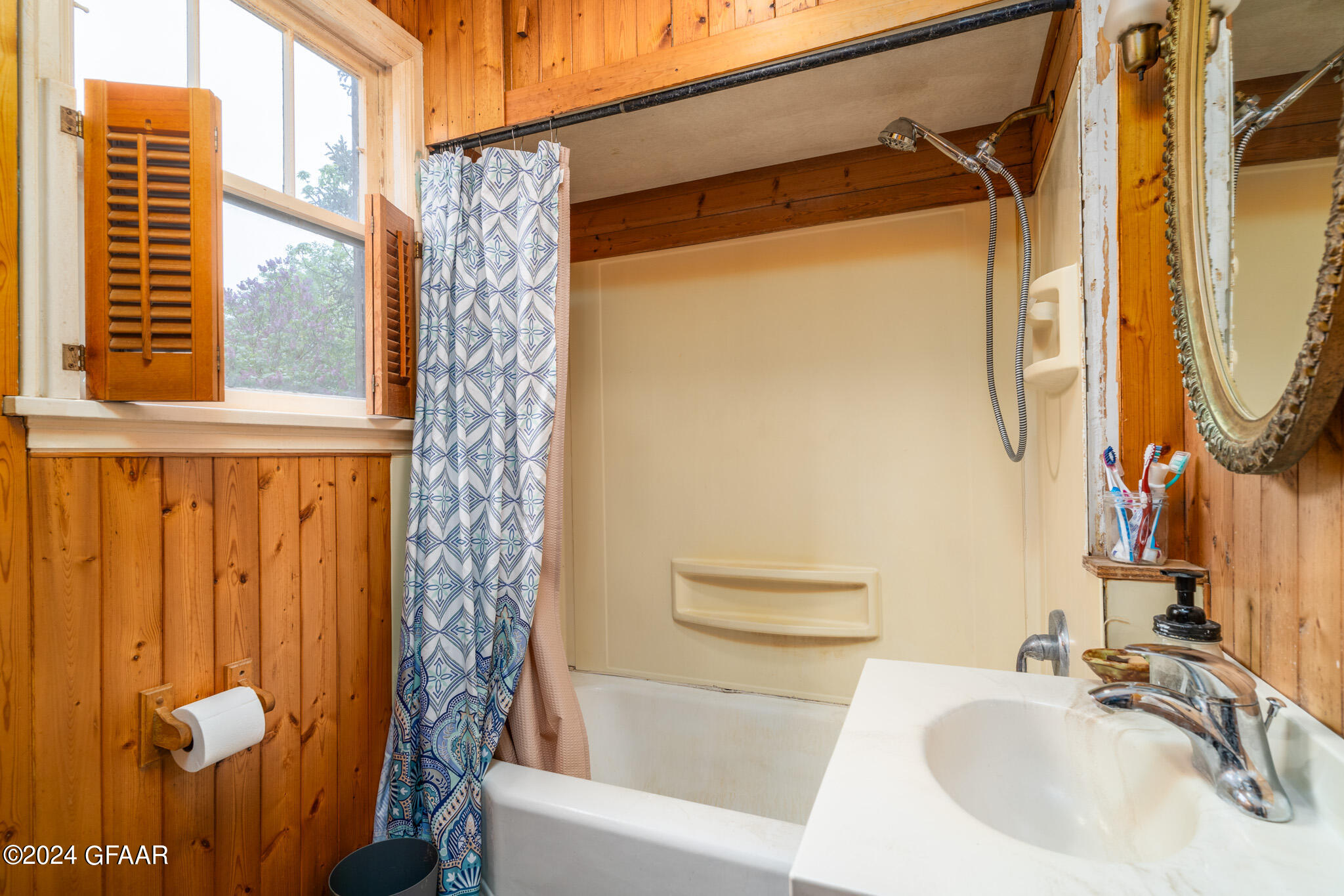 401 JEFFERSON Avenue