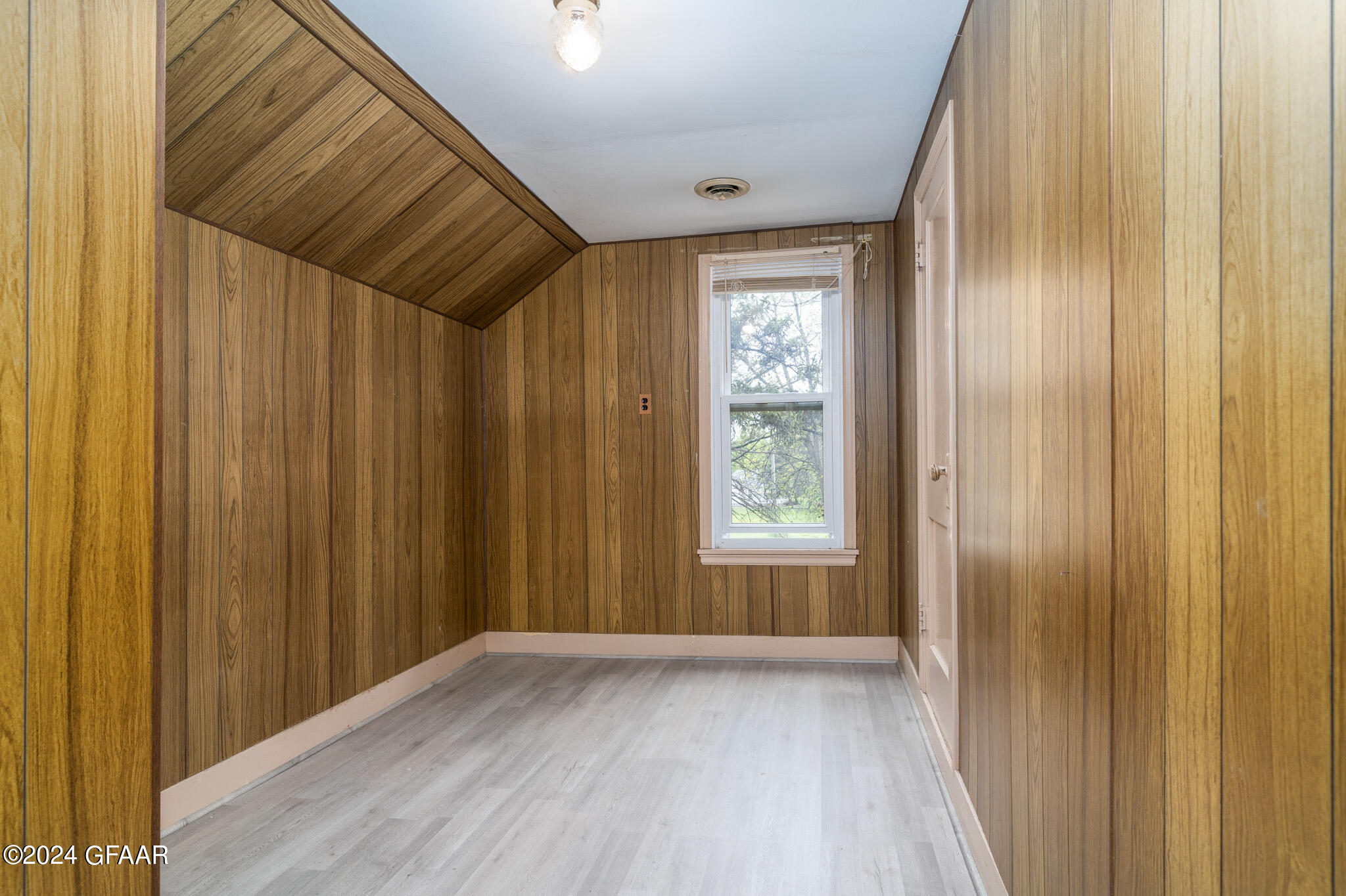 401 JEFFERSON Avenue