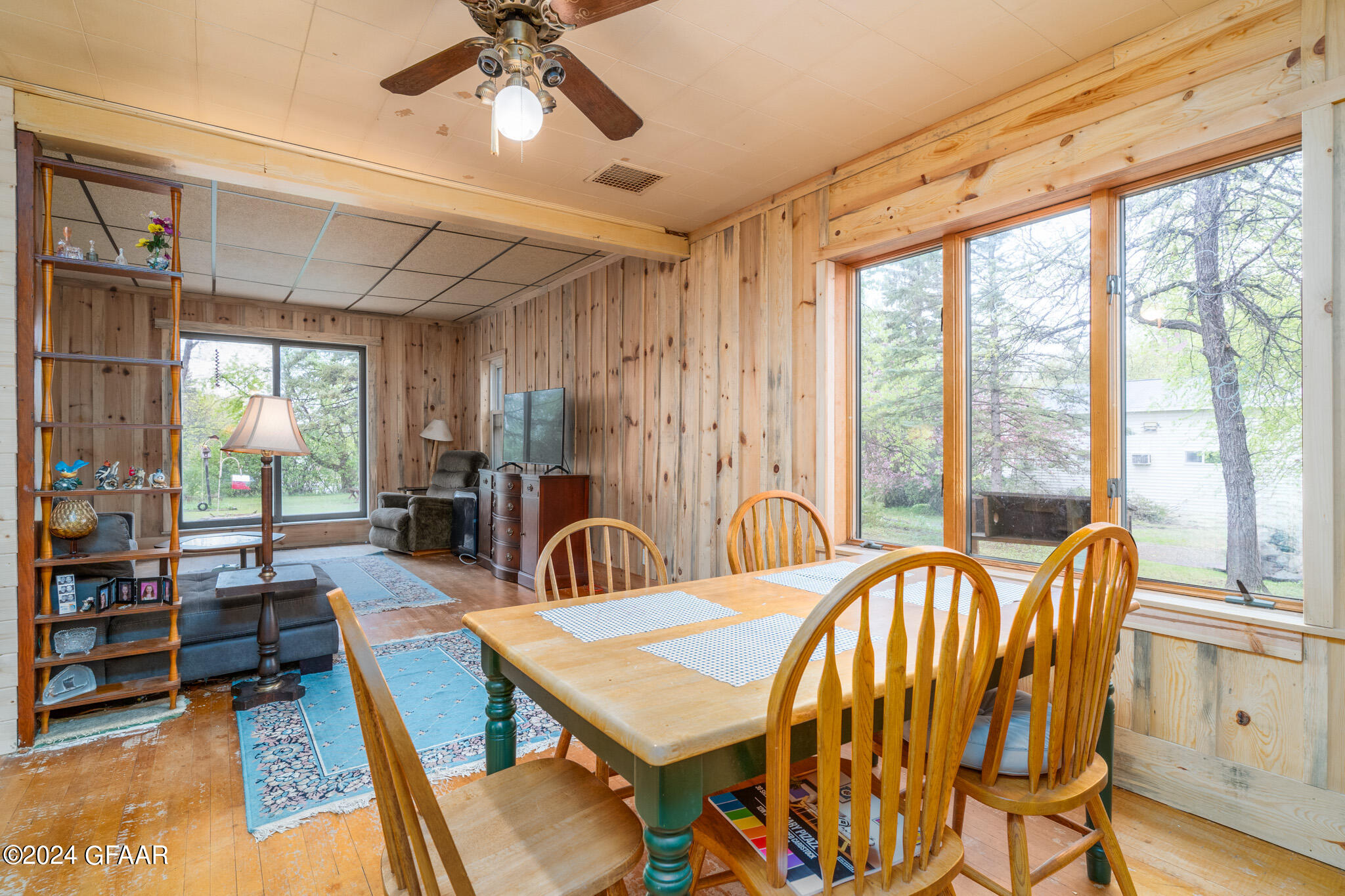 401 JEFFERSON Avenue