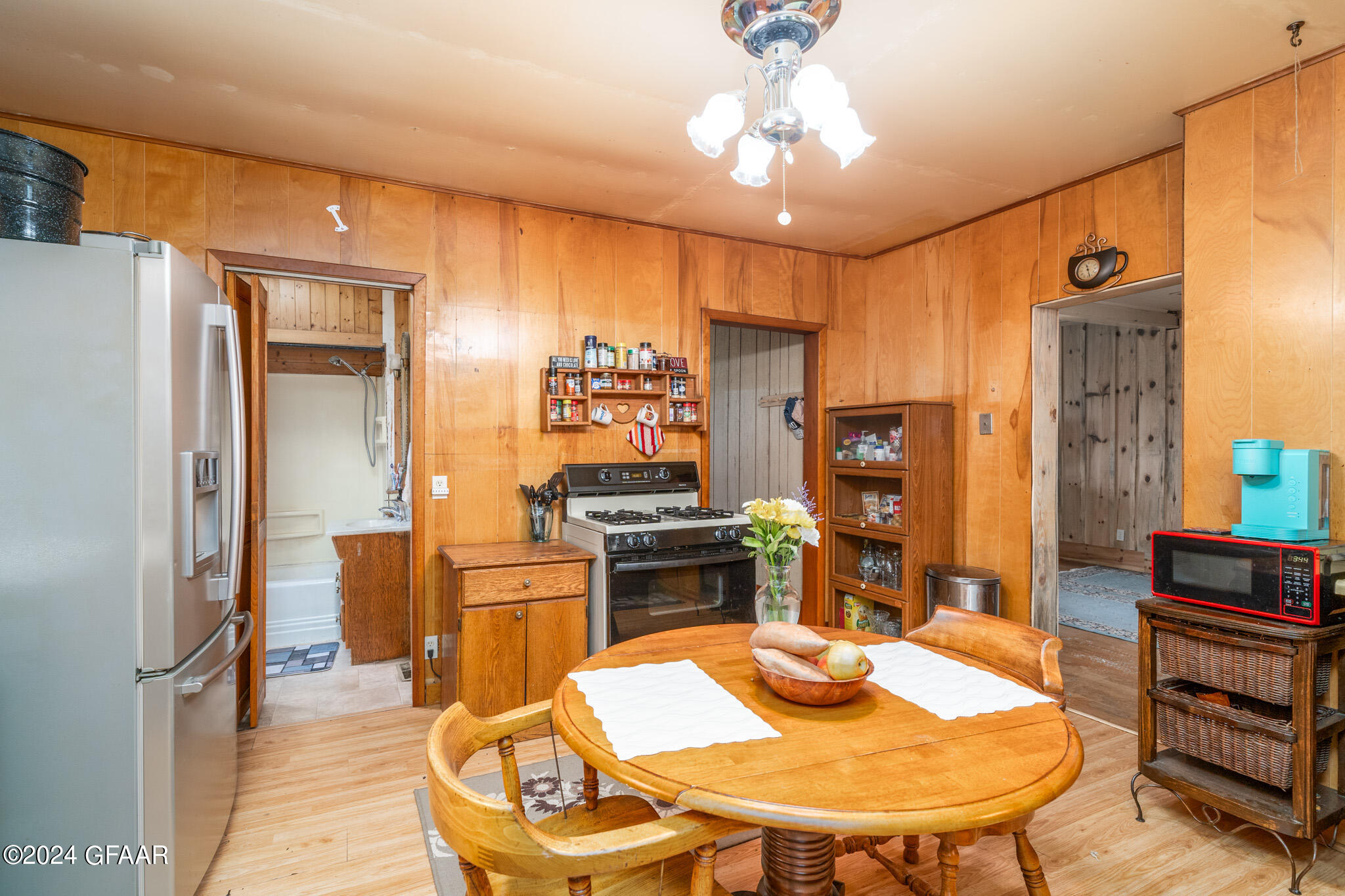 401 JEFFERSON Avenue