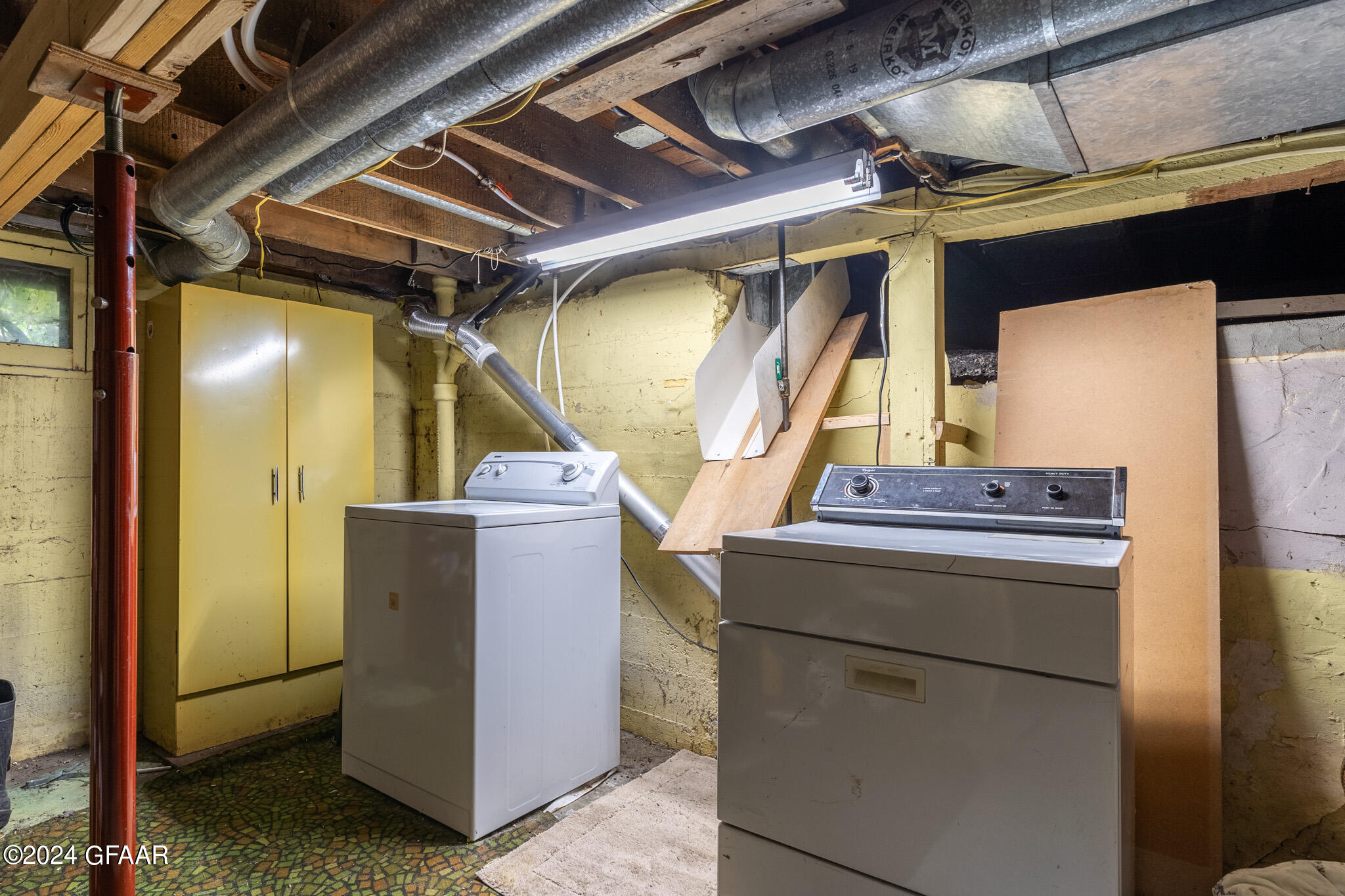 401 JEFFERSON Avenue