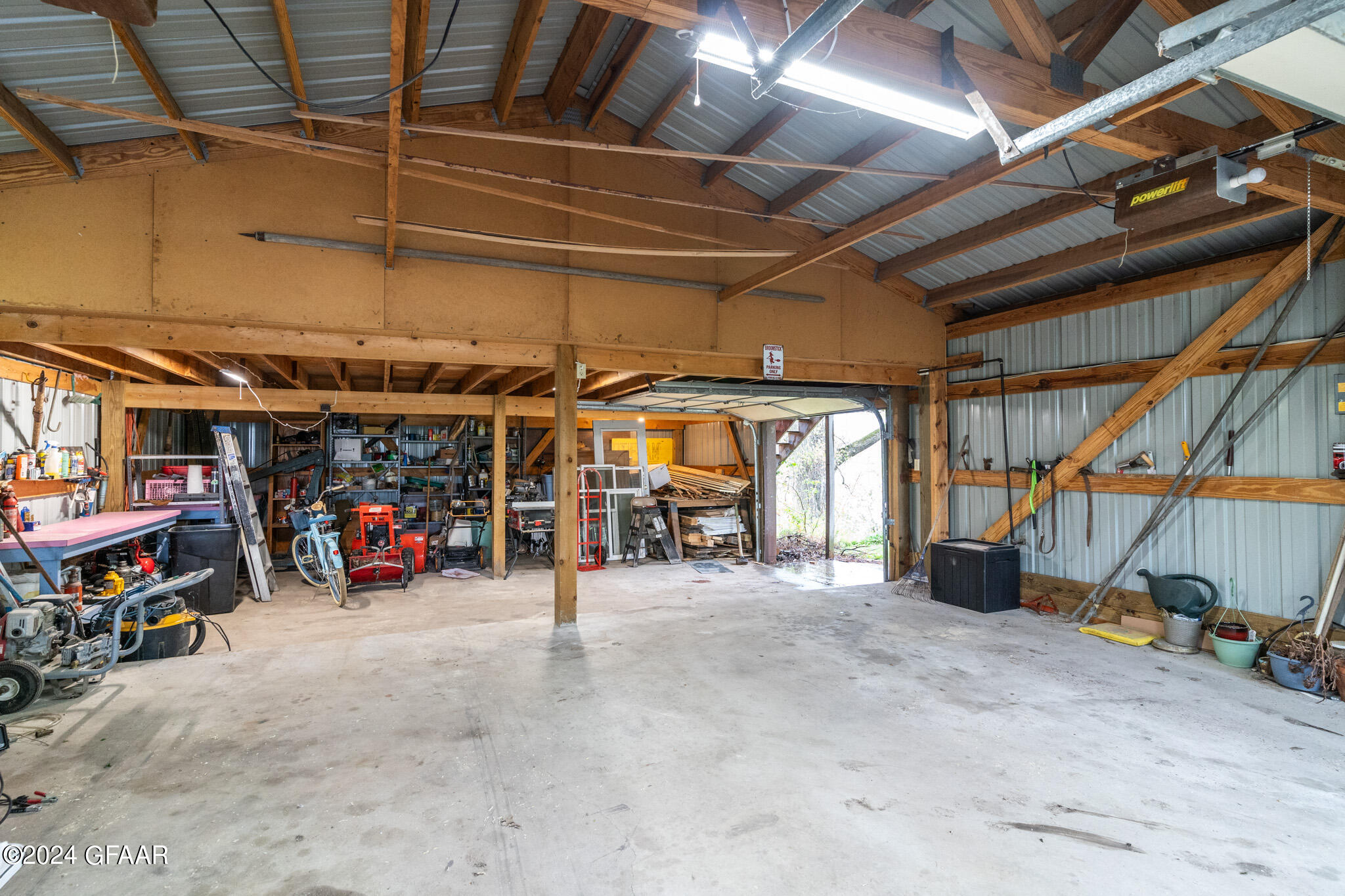 401 JEFFERSON Avenue